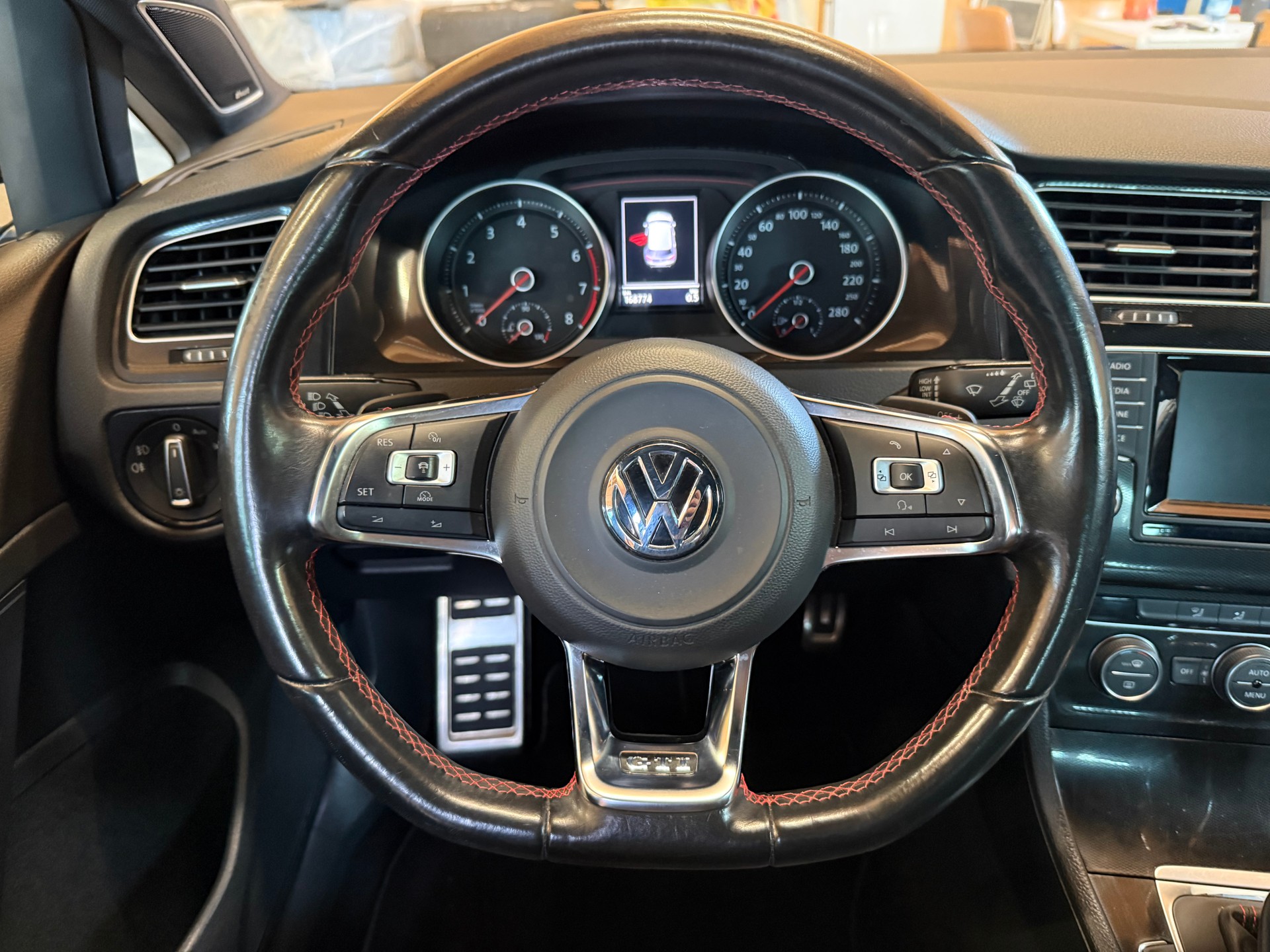 VW Golf 2.0 TSI GTI Performance DSG-image-8