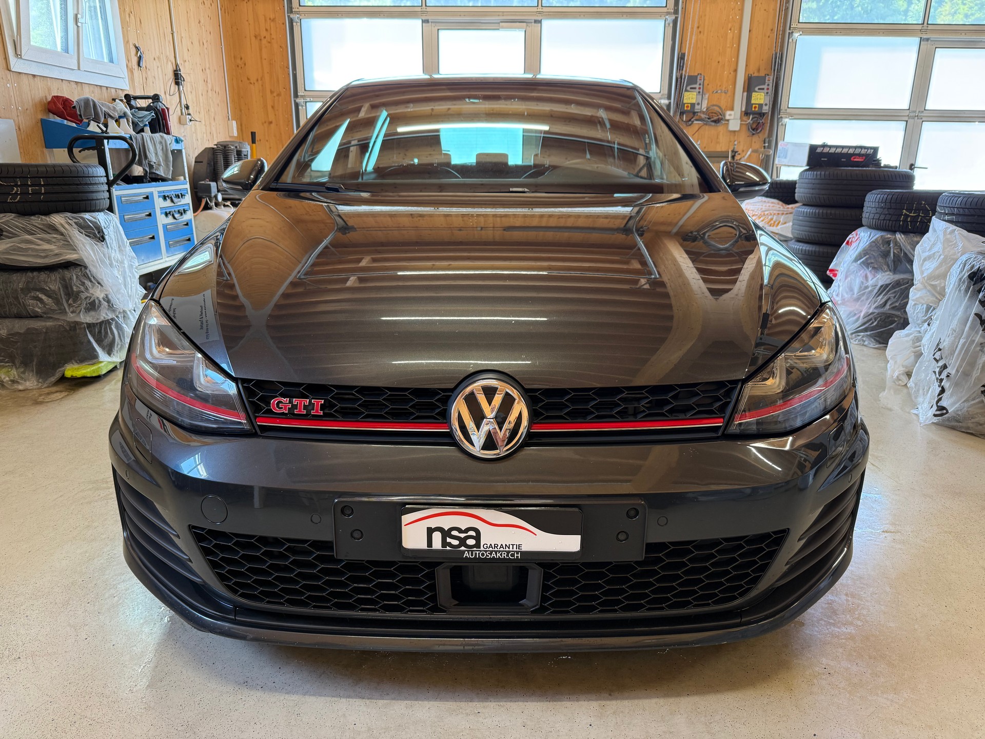 VW Golf 2.0 TSI GTI Performance DSG-image-1