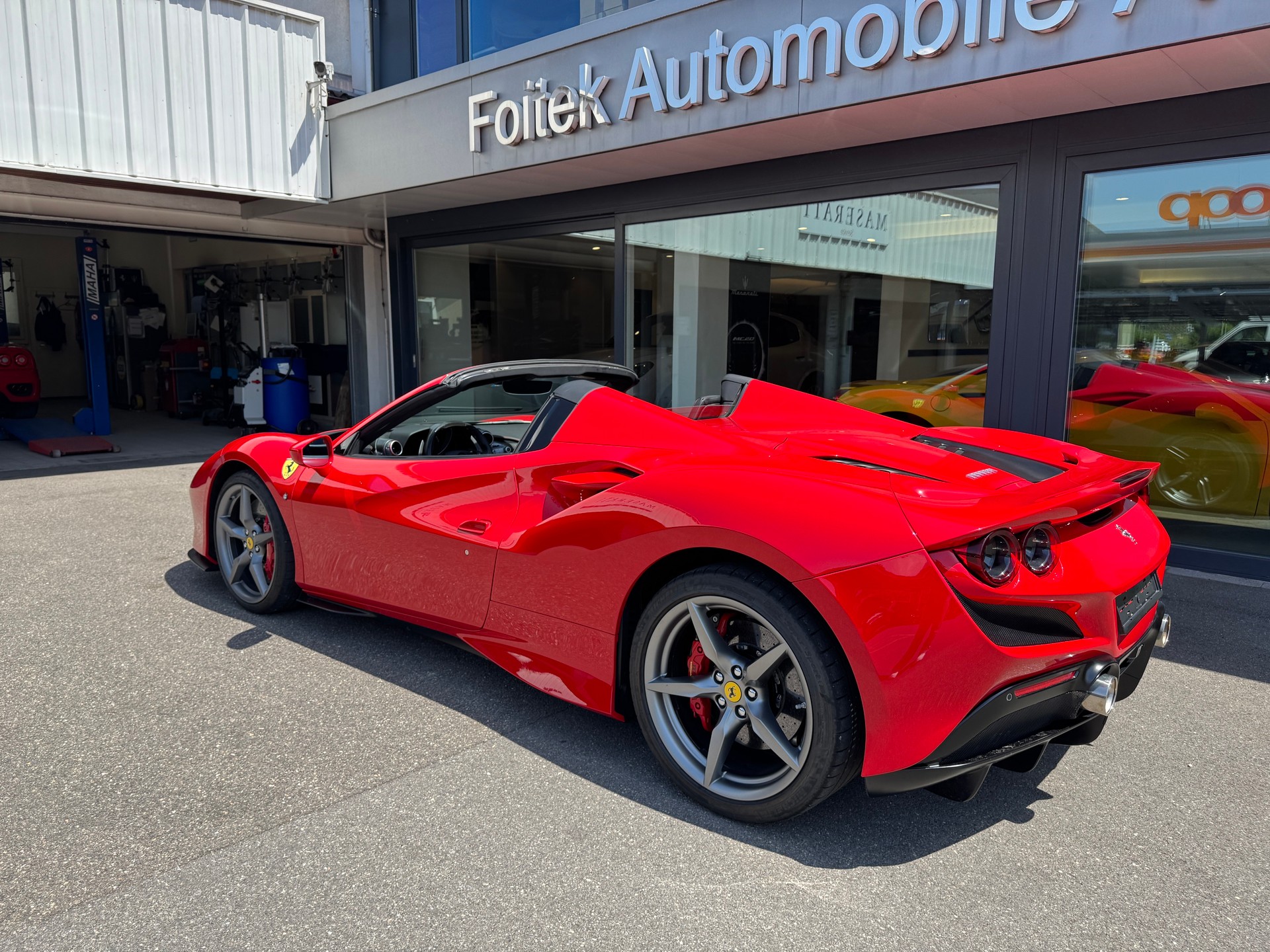 FERRARI F8 Spider-image-9