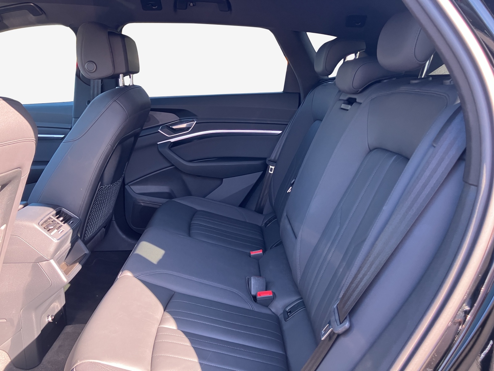 AUDI e-tron 50 Advanced Attraction quattro-image-12