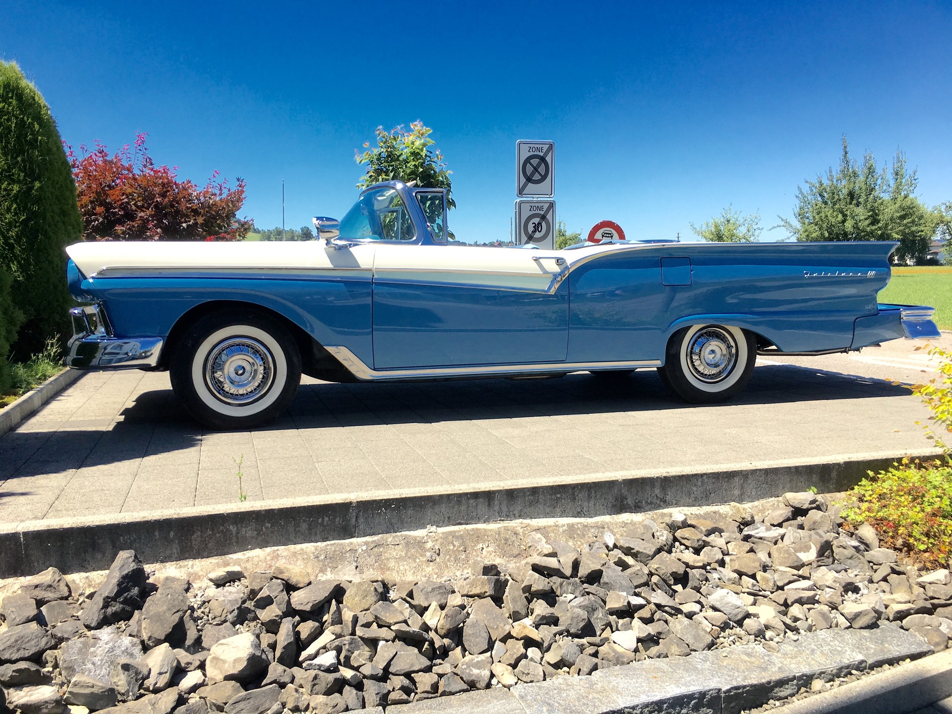 FORD Skyliner