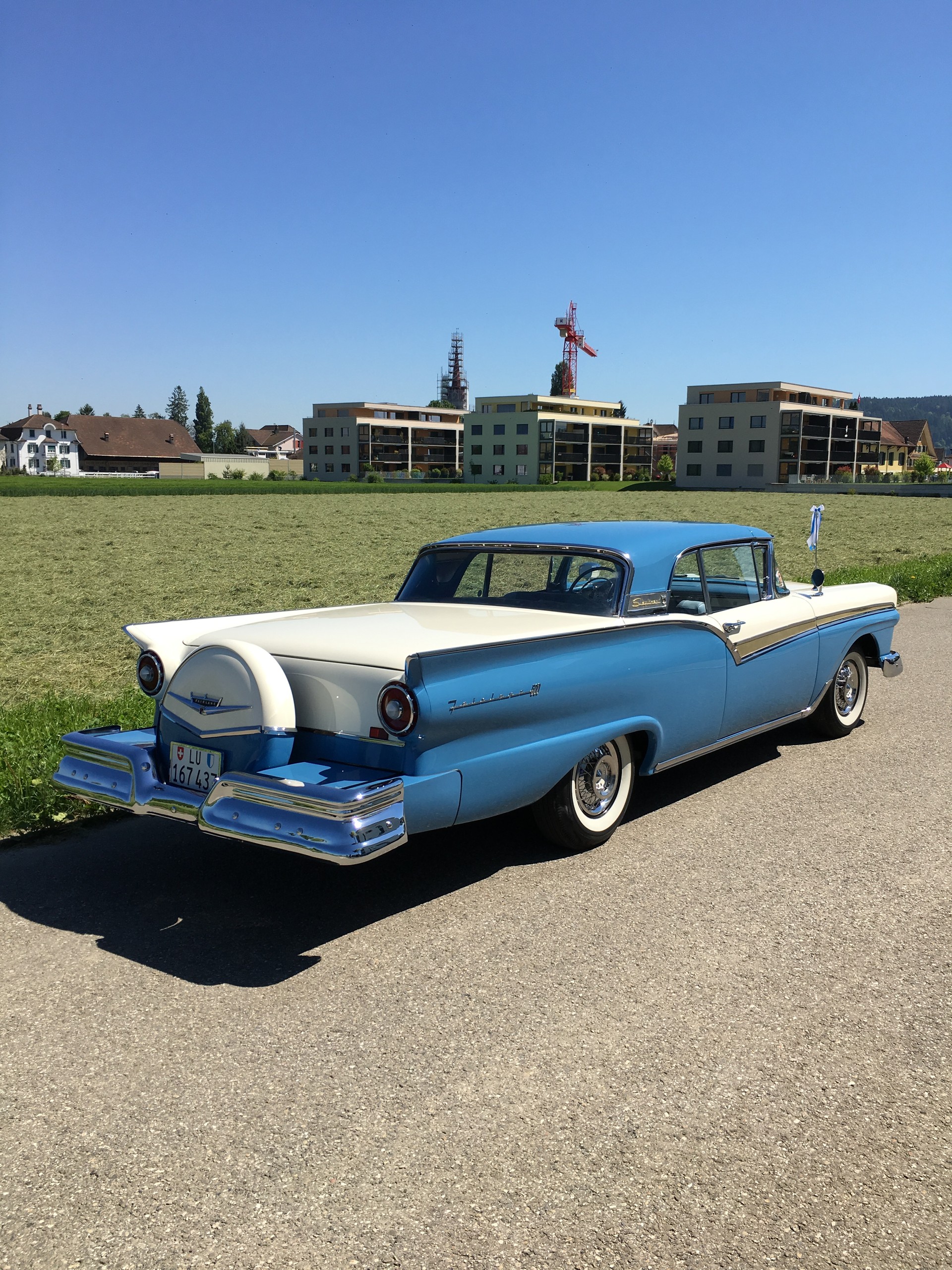 FORD Skyliner-image-2