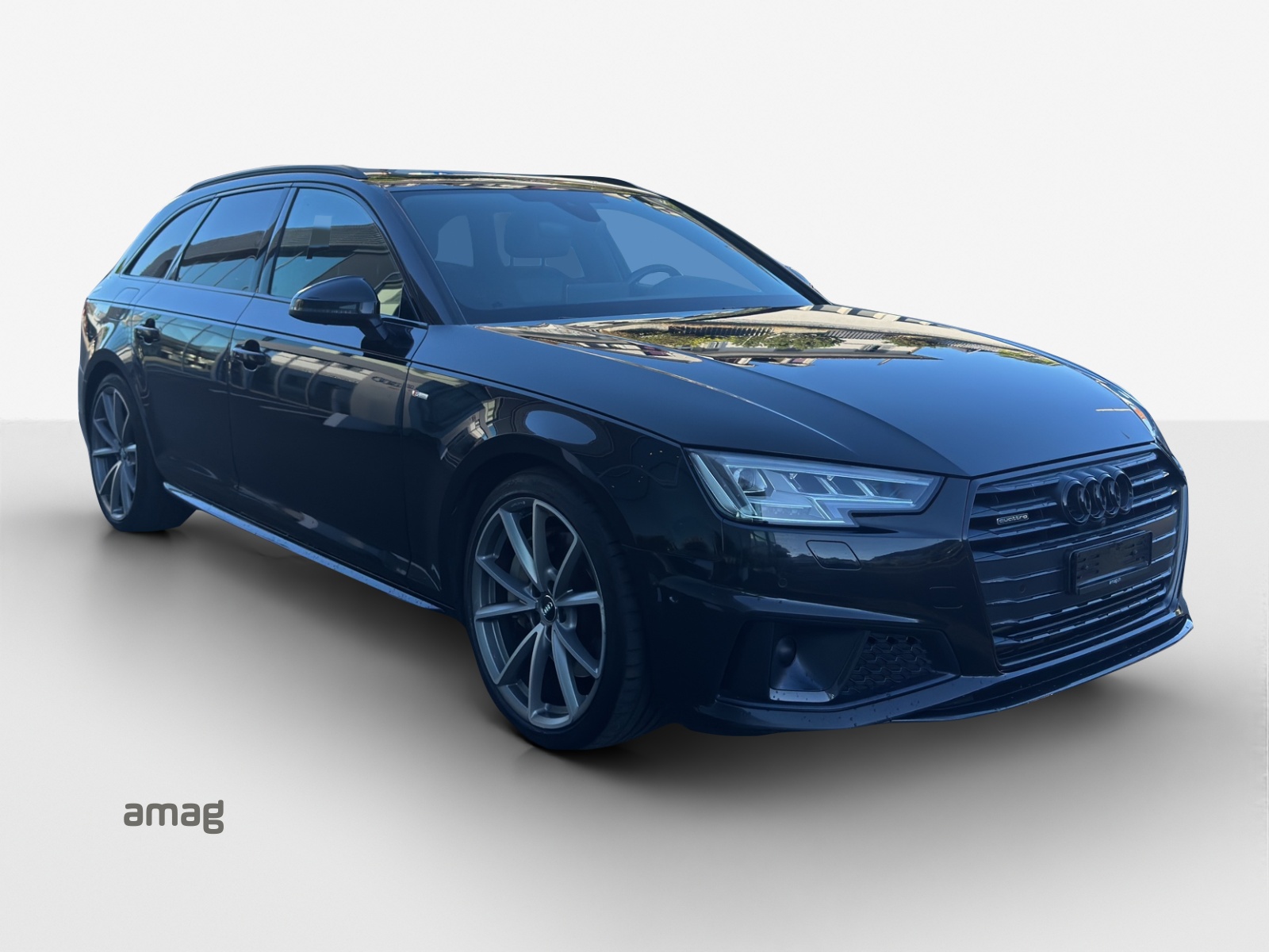 AUDI A4 Avant 45 TFSI Sport Attraction S-tronic quattro-image-5