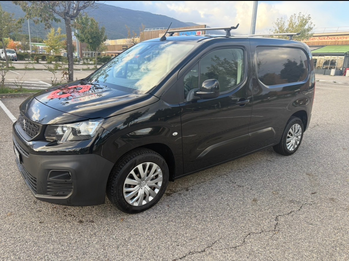 PEUGEOT 1.5 BlueHDI 130 Asphalt S/S