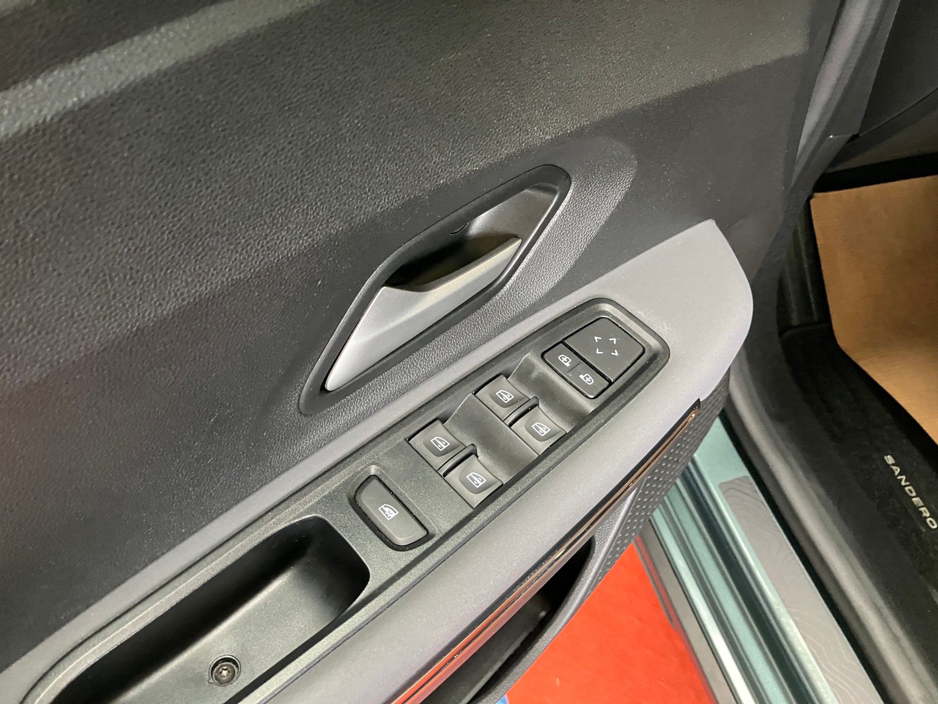 DACIA Sandero Stepway TCe 90 Extreme+ CVT-image-20