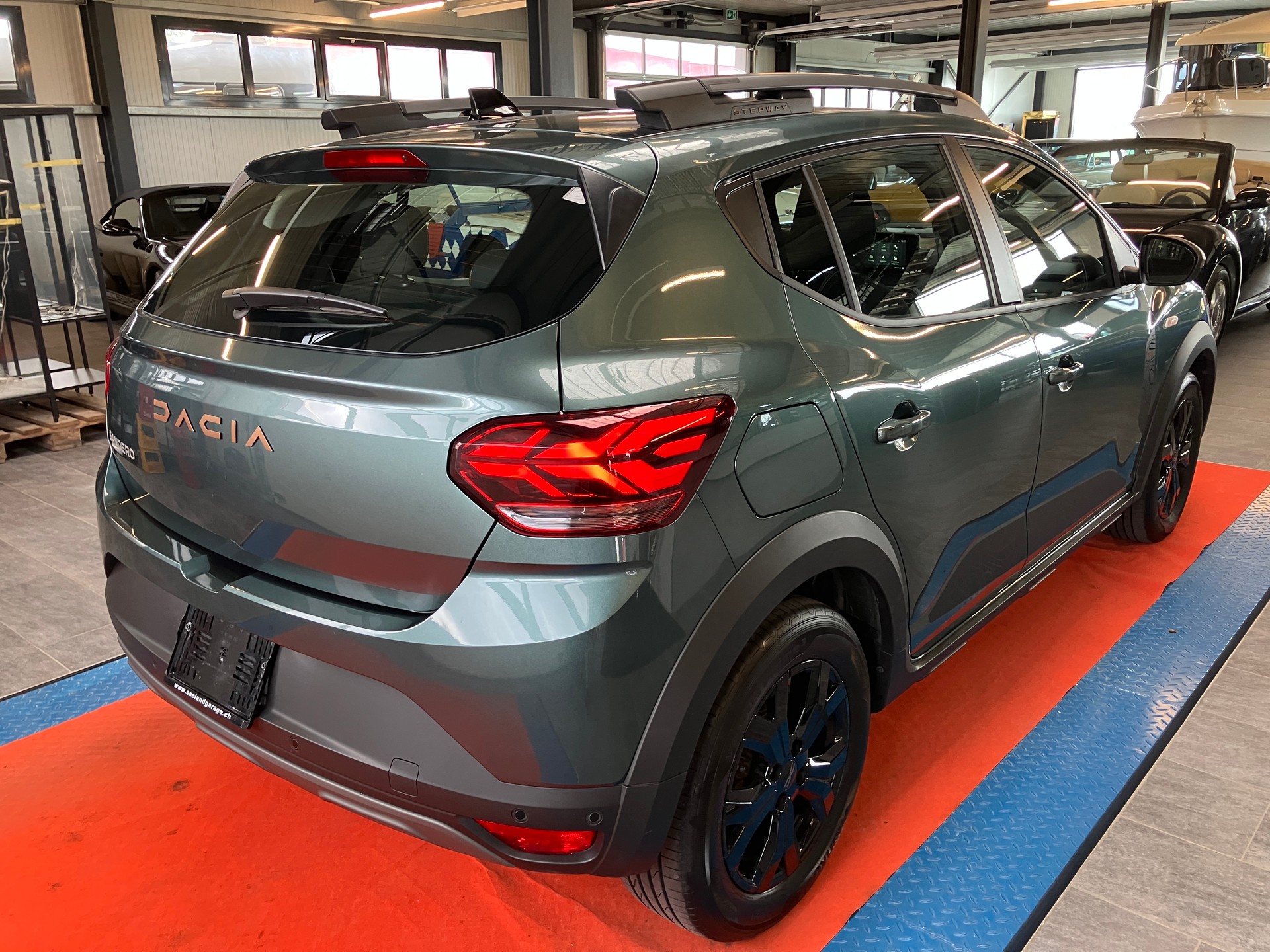 DACIA Sandero Stepway TCe 90 Extreme+ CVT-showroom-element-2