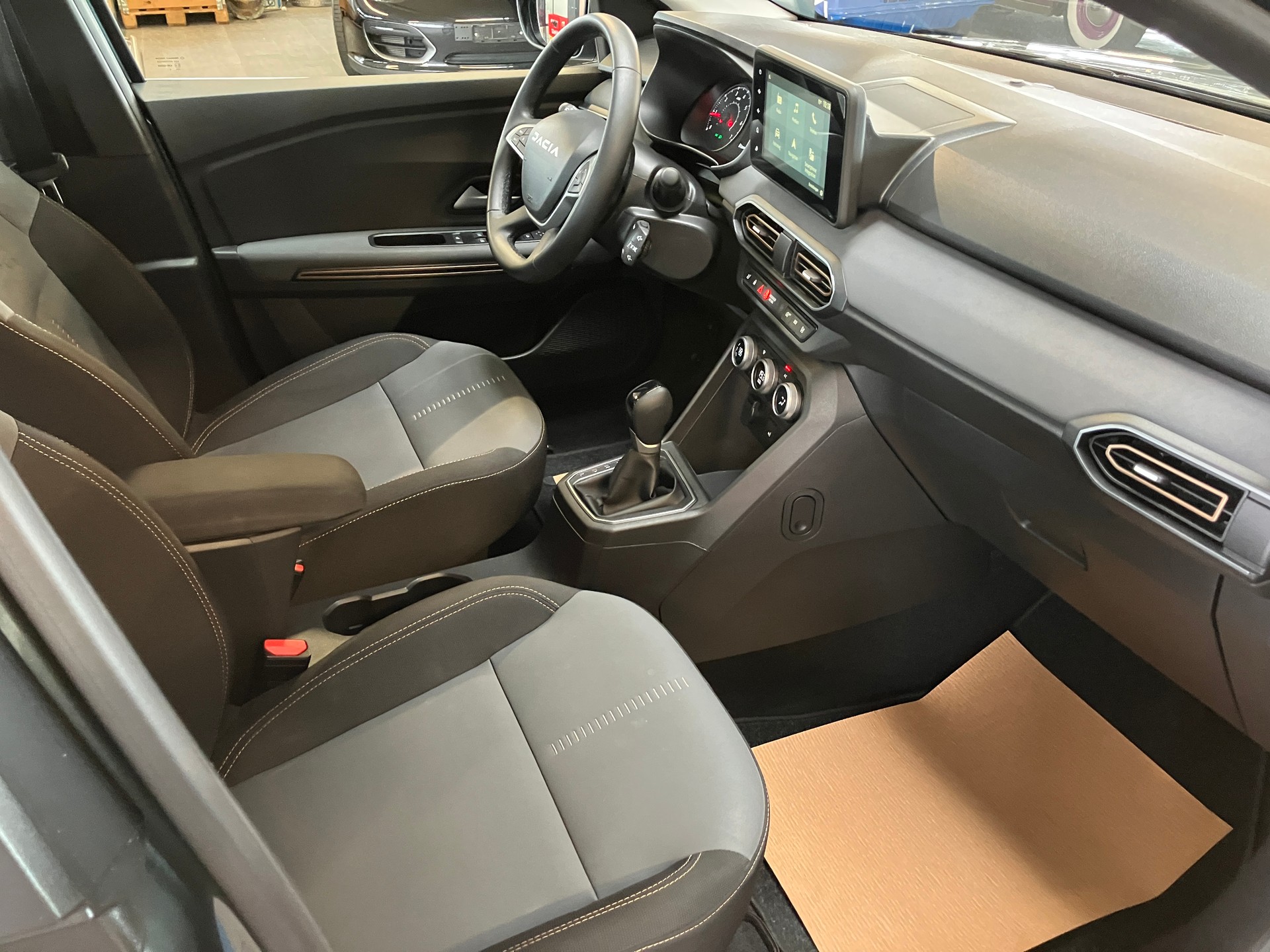 DACIA Sandero Stepway TCe 90 Extreme+ CVT-image-29