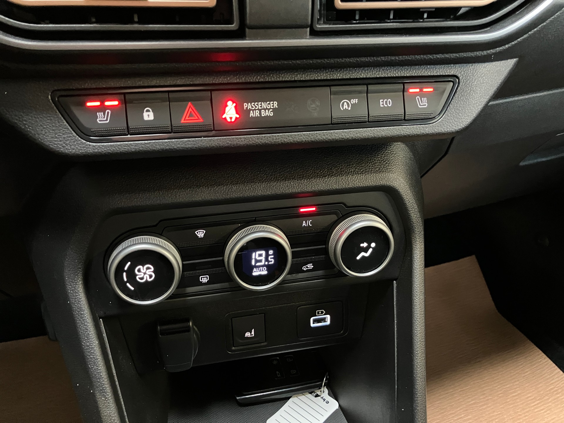 DACIA Sandero Stepway TCe 90 Extreme+ CVT-image-16