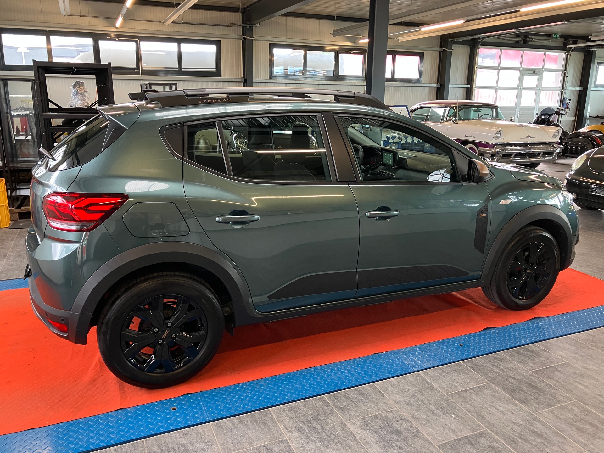DACIA Sandero Stepway TCe 90 Extreme+ CVT-showroom-element-1