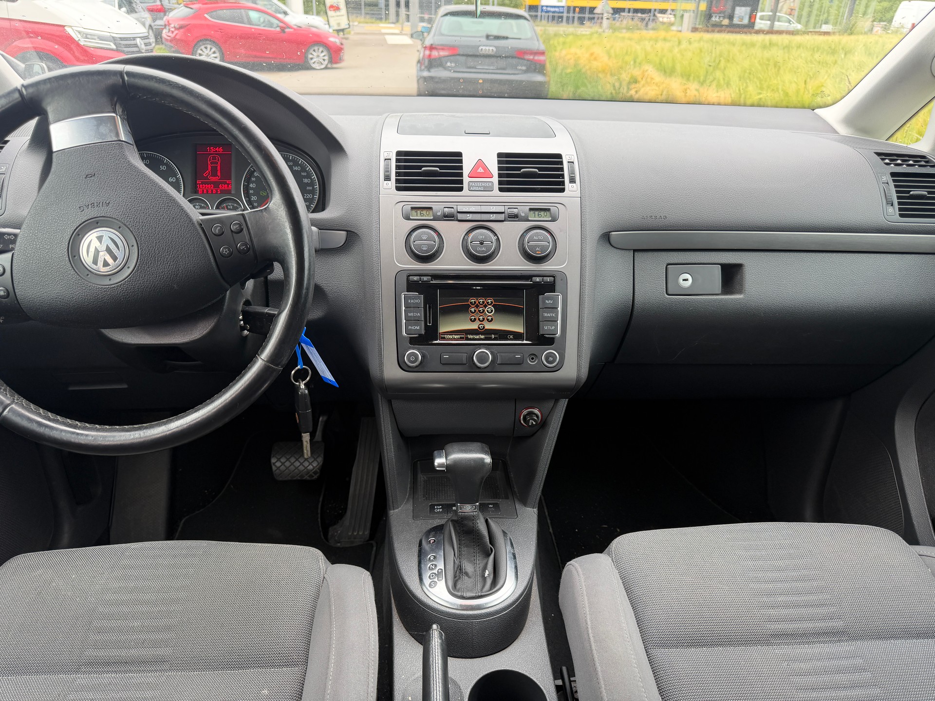 VW Touran 1.4 TSI Highline DSG-image-10