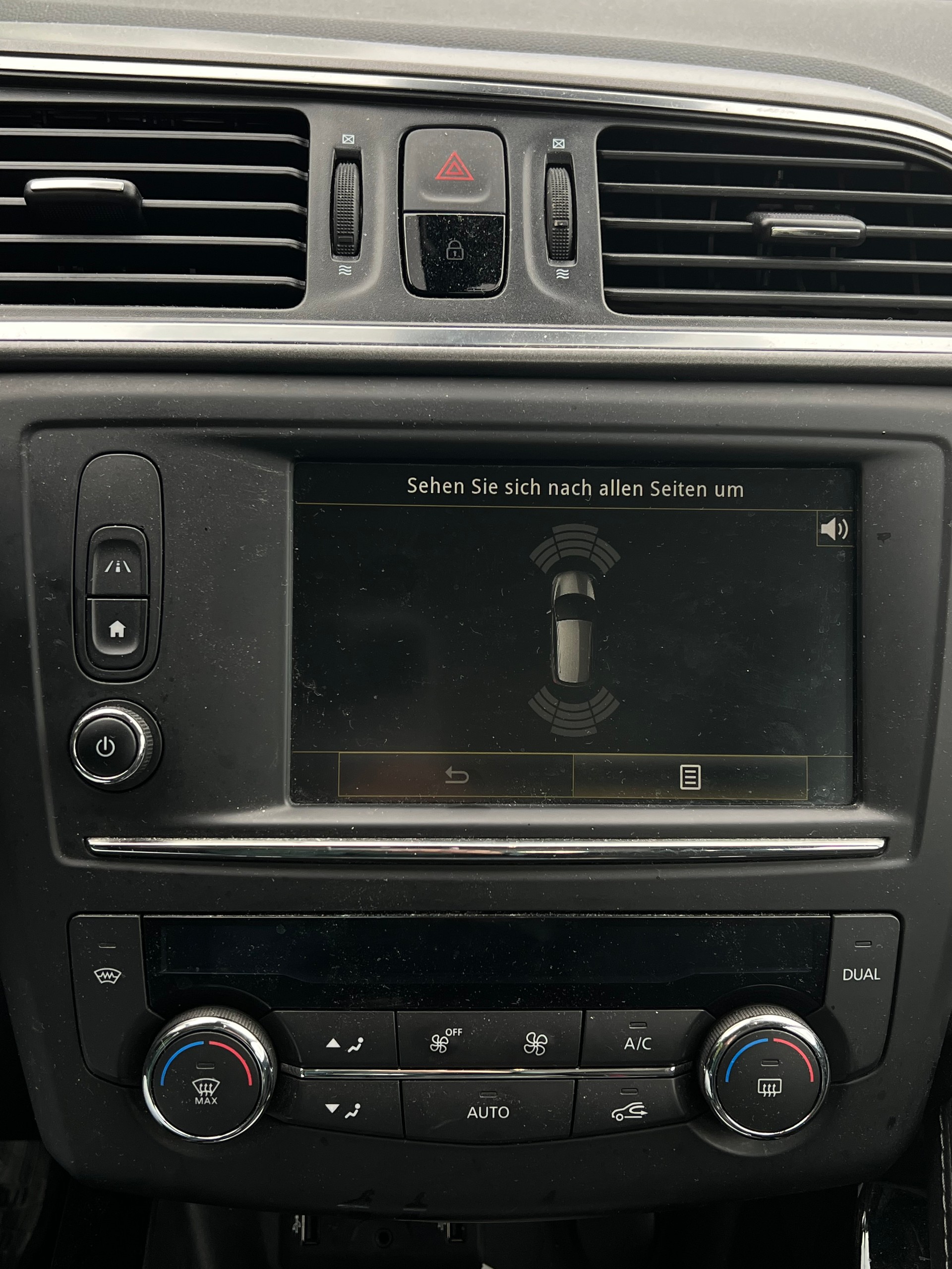 RENAULT Kadjar 1.6 dCi Zen 4x4-image-9
