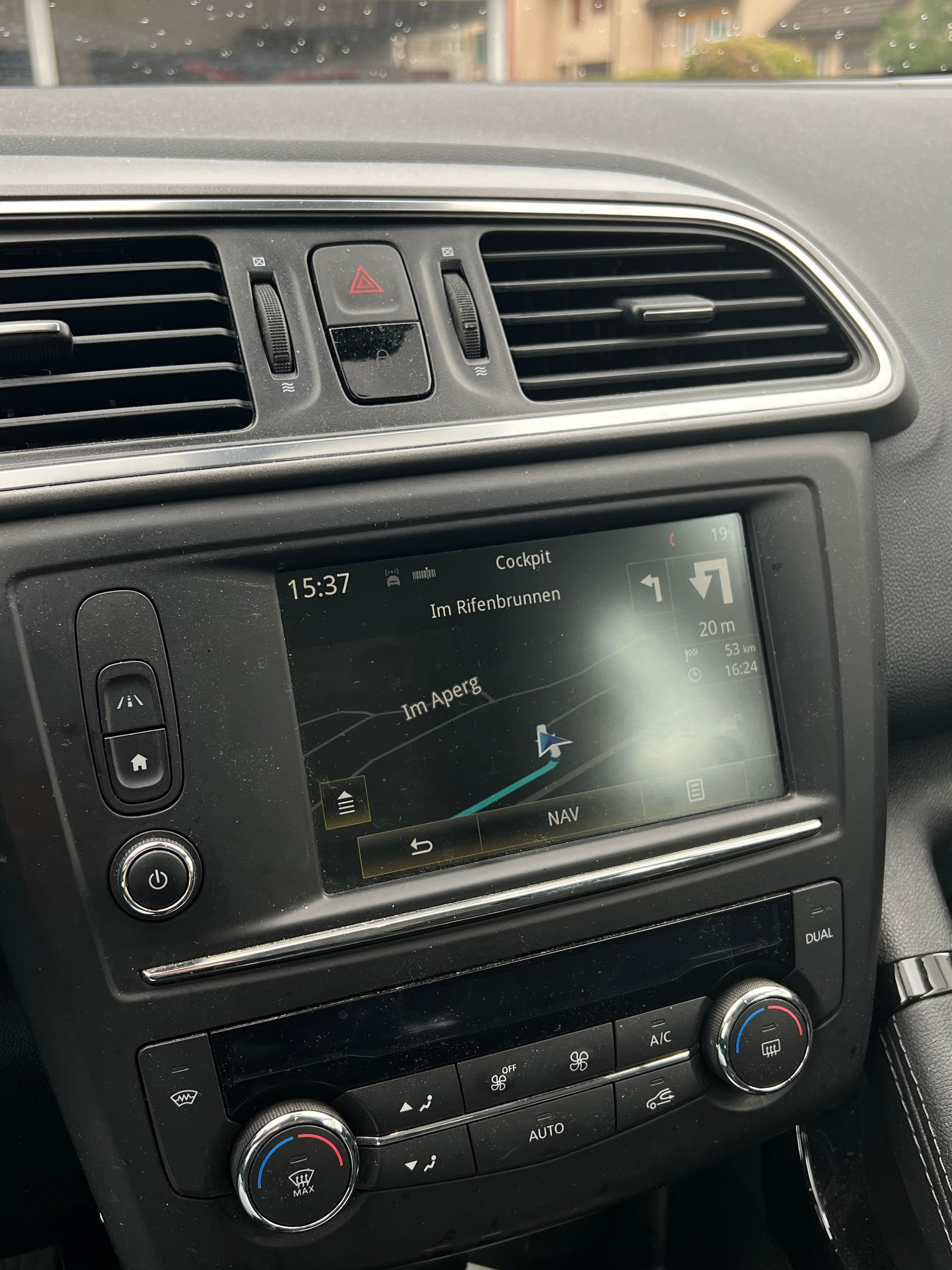 RENAULT Kadjar 1.6 dCi Zen 4x4-image-10