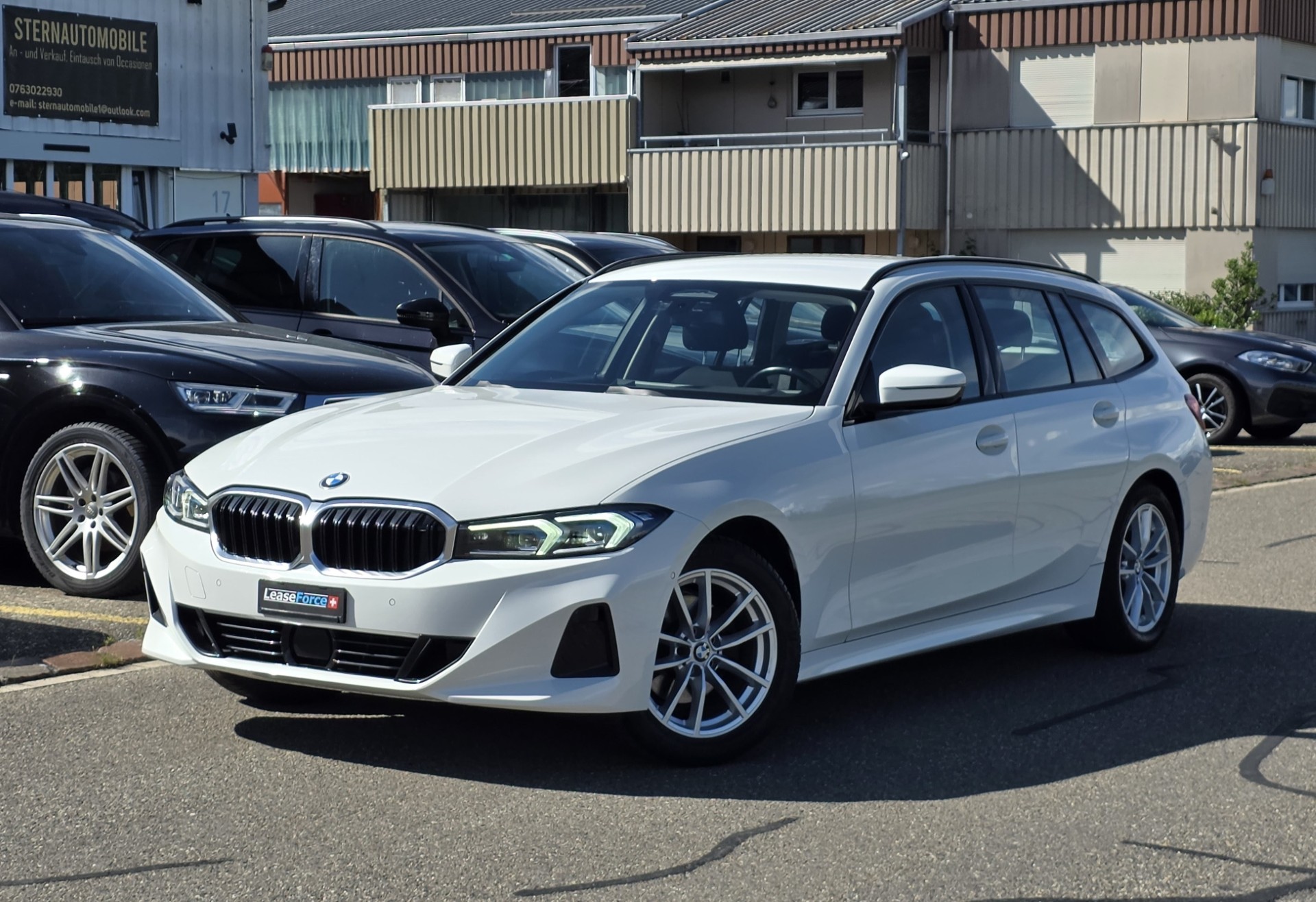 BMW 320d xDrive 48V Touring Steptronic-image-0