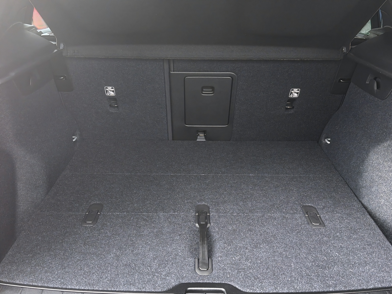VOLVO EX40 82kWh Twin Motor AWD Xcentric Edition-image-17