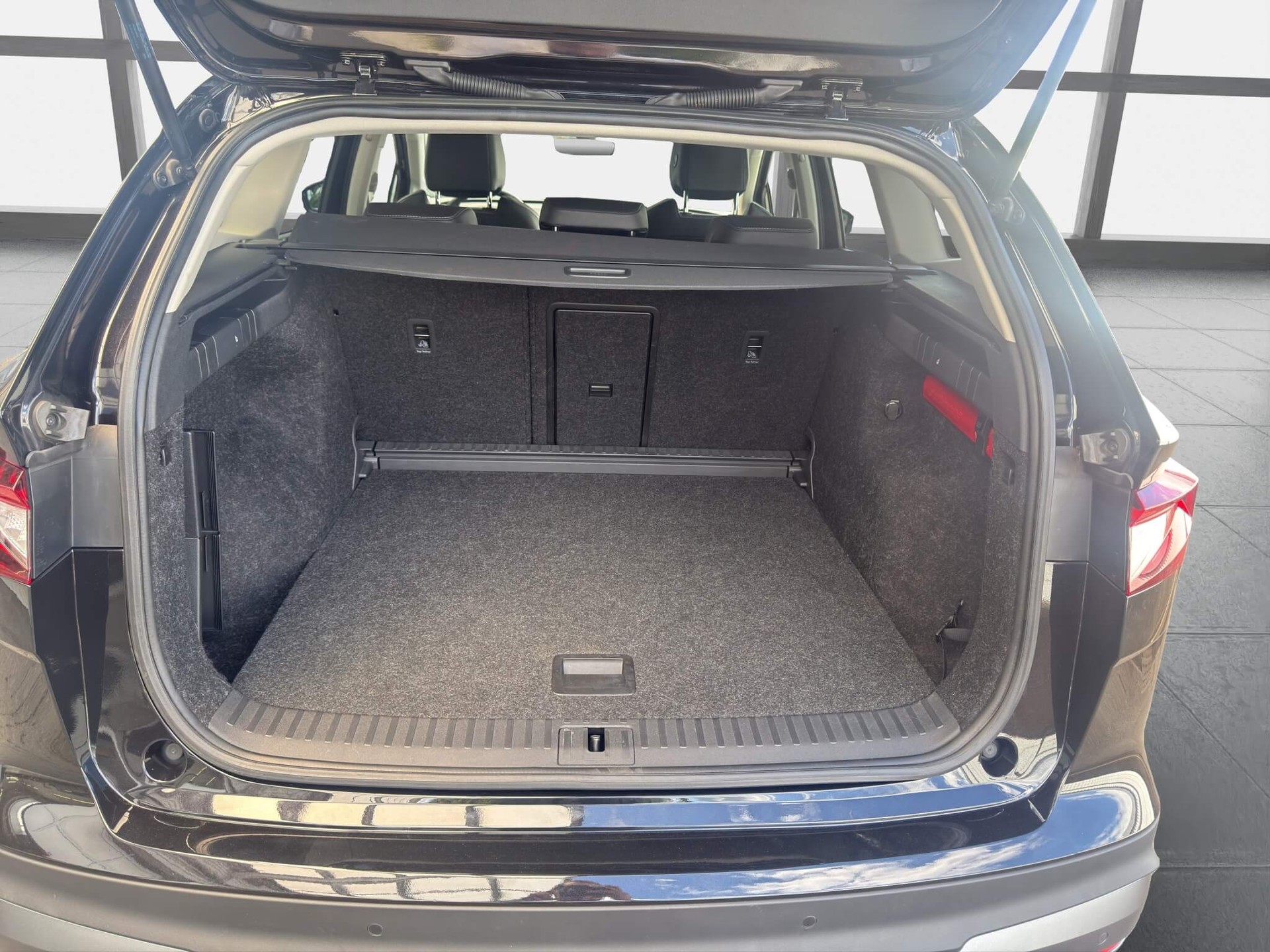 SKODA Enyaq iV 60-image-12