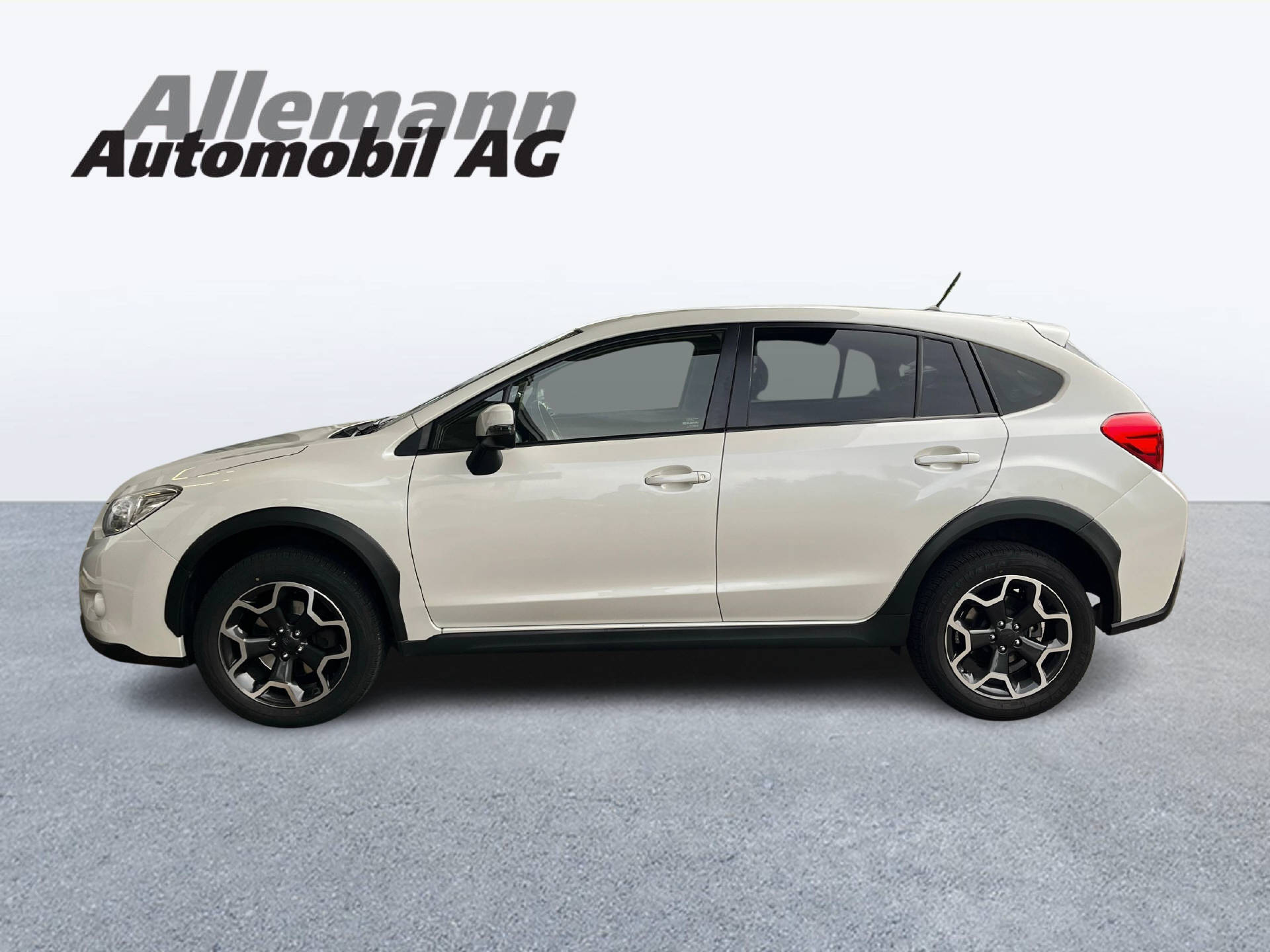 SUBARU XV 2.0i Swiss Two-image-2
