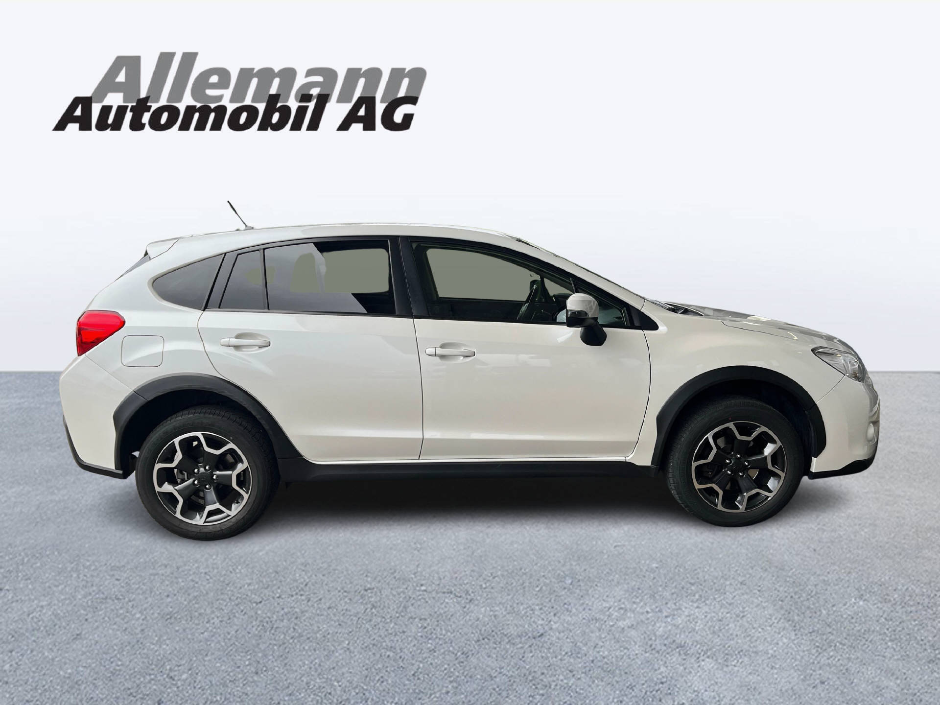 SUBARU XV 2.0i Swiss Two-image-6