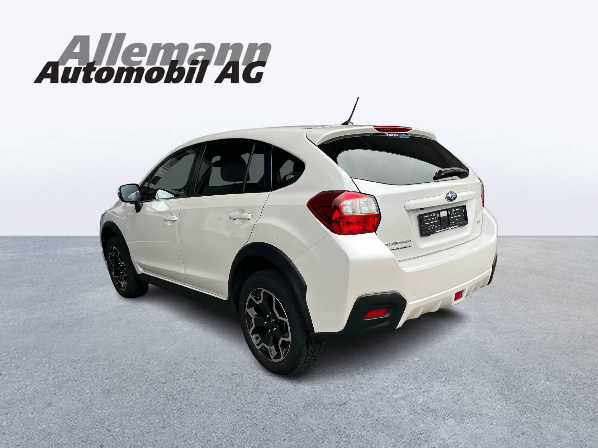 SUBARU XV 2.0i Swiss Two-image-3