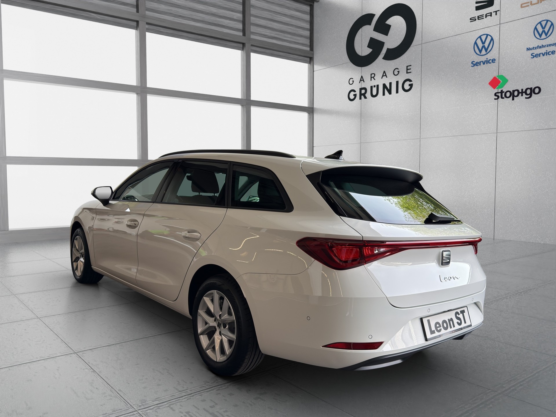 SEAT Leon ST 1.5 eTSI mHEV DSG Style-image-3