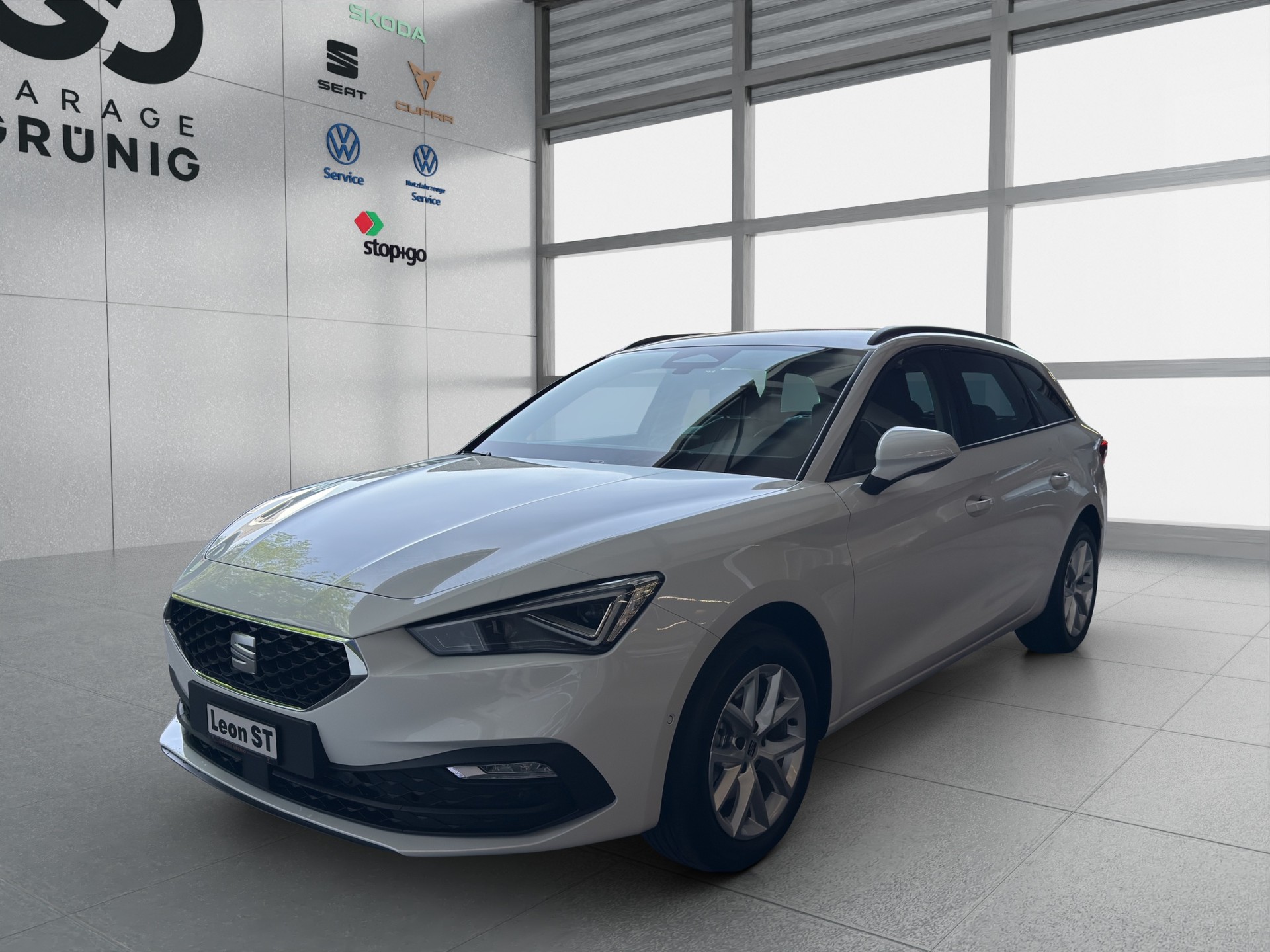 SEAT Leon ST 1.5 eTSI mHEV DSG Style-image-0