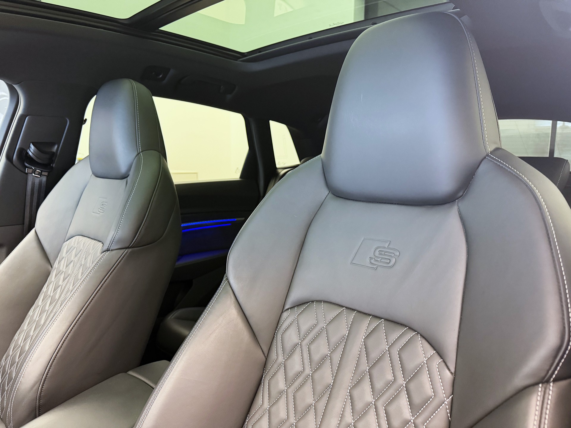 AUDI e-tron S quattro-image-6