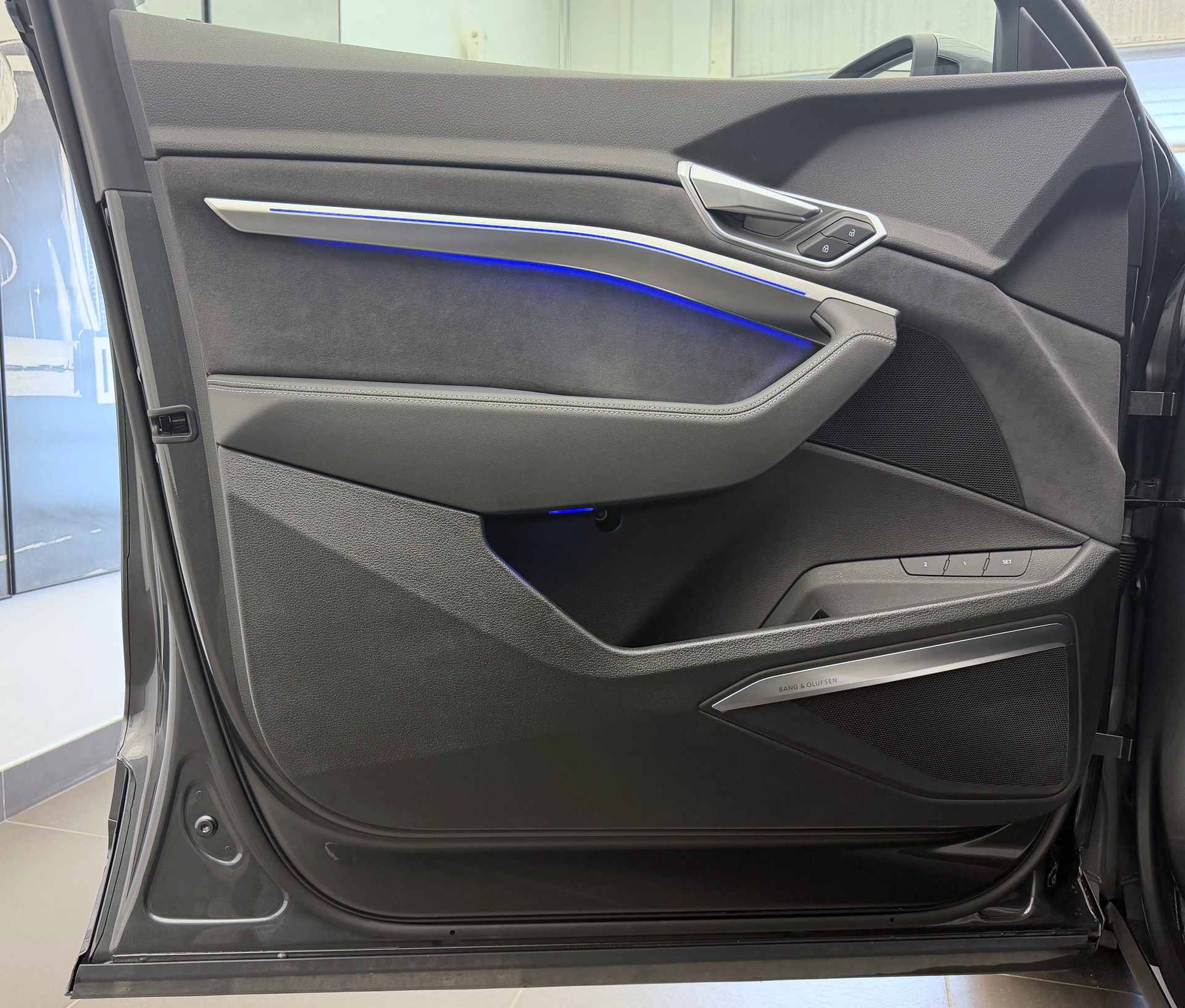 AUDI e-tron S quattro-image-3