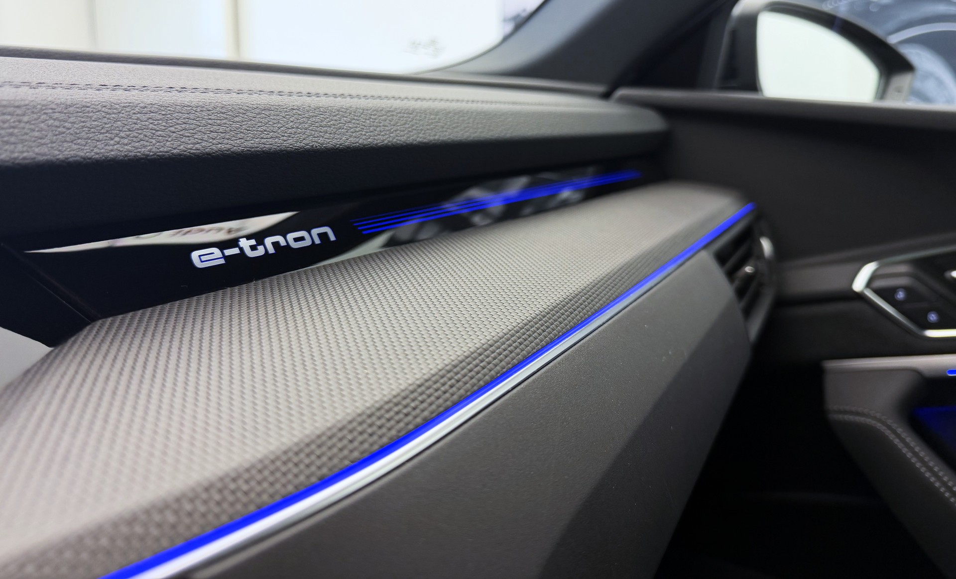 AUDI e-tron S quattro-image-22