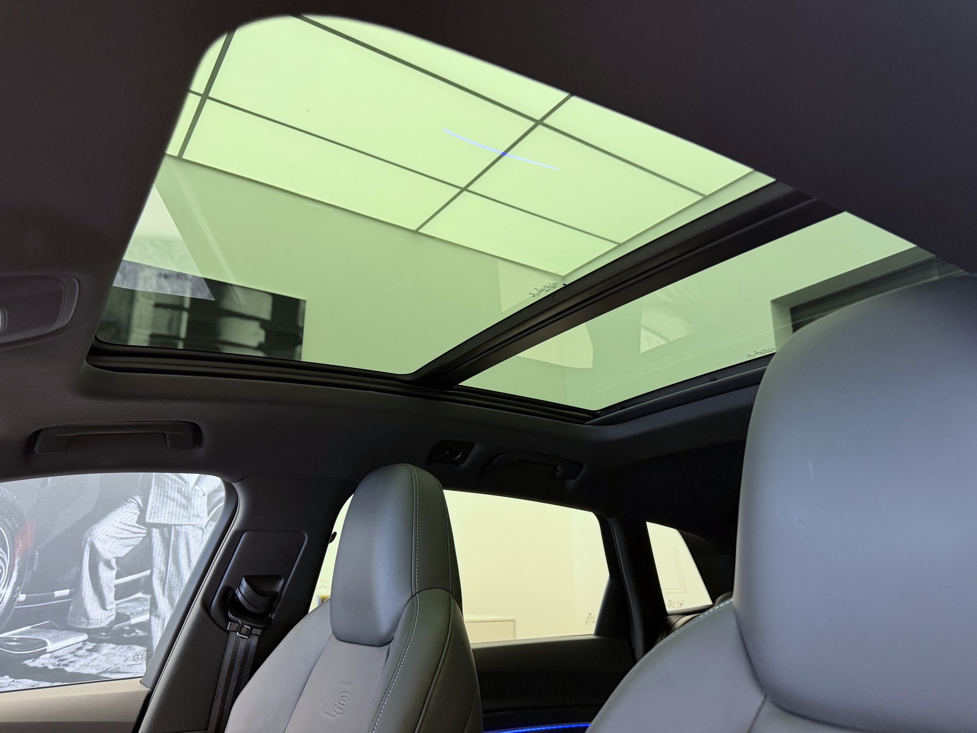 AUDI e-tron S quattro-image-23