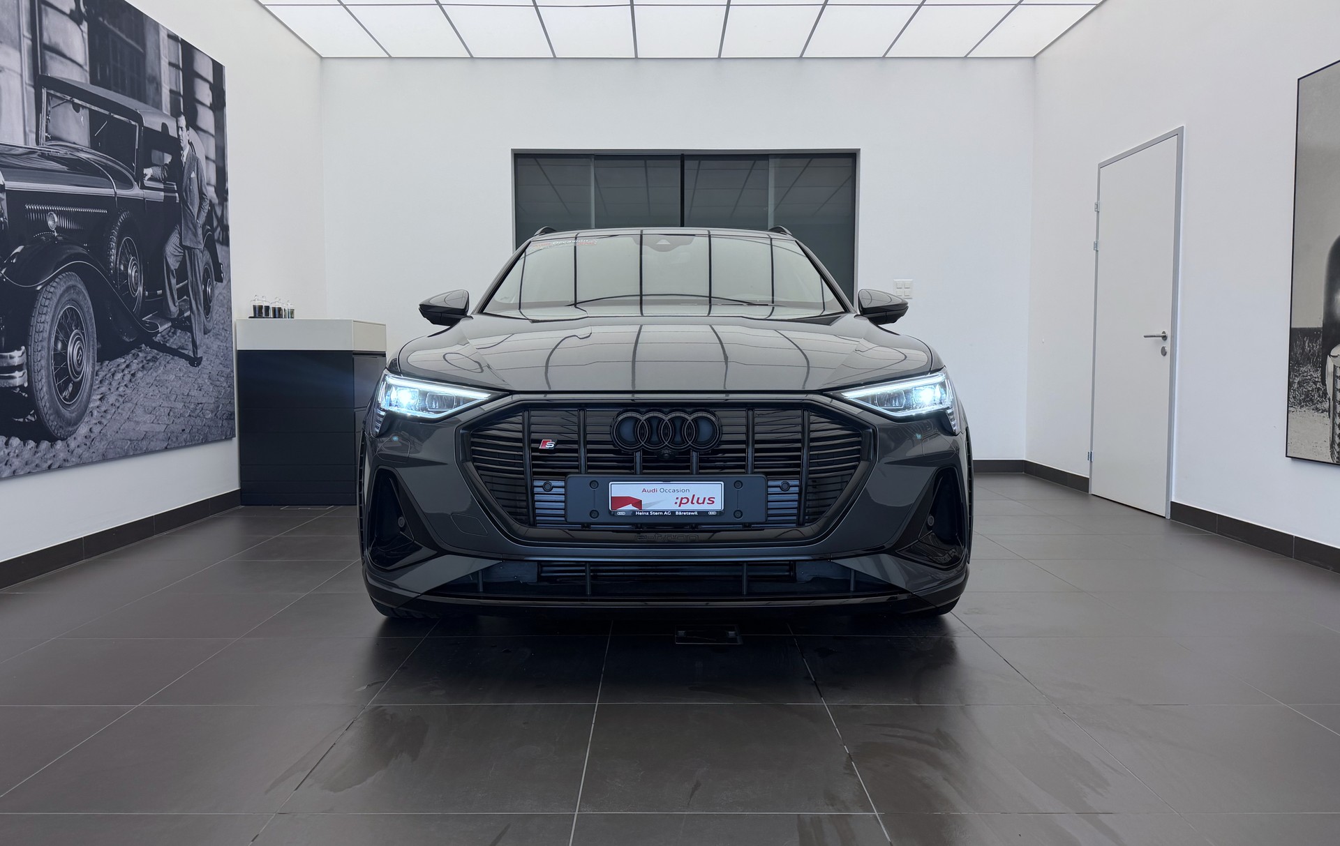 AUDI e-tron S quattro-image-1