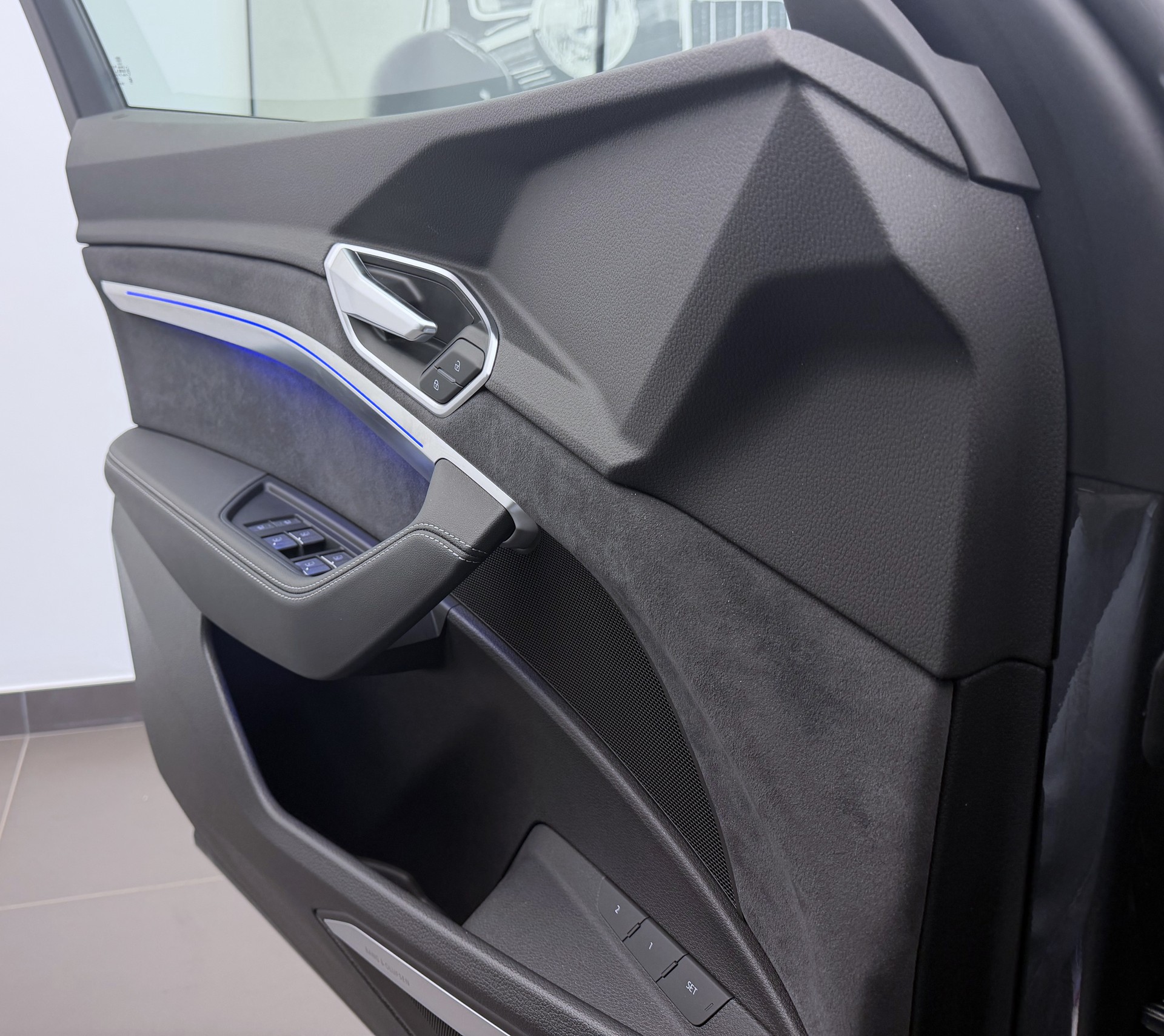 AUDI e-tron S quattro-image-4