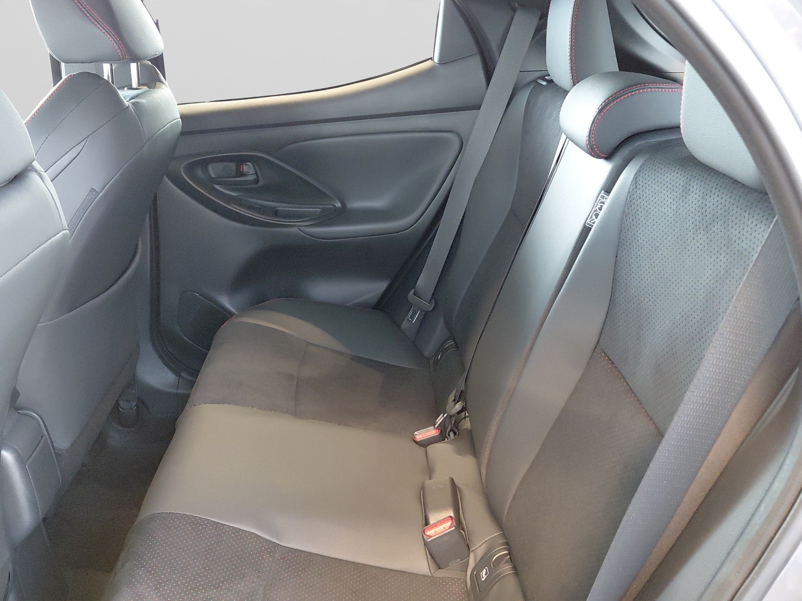 TOYOTA Yaris 1.5 VVT-i HSD GR Sport-image-12