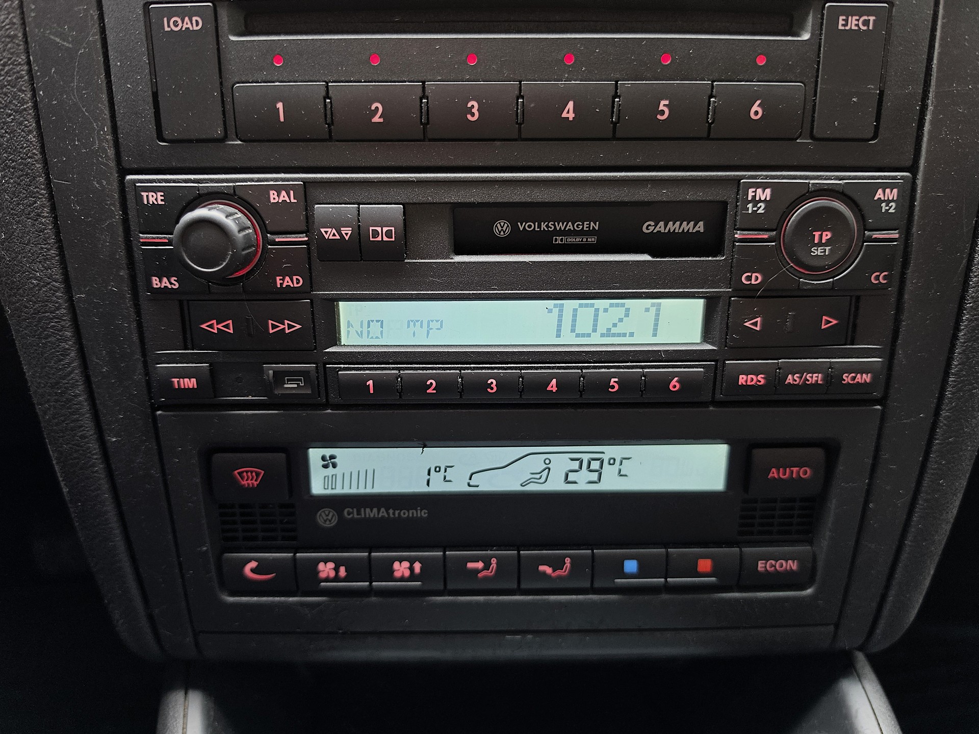 VW Golf 1.8 T GTI-image-10