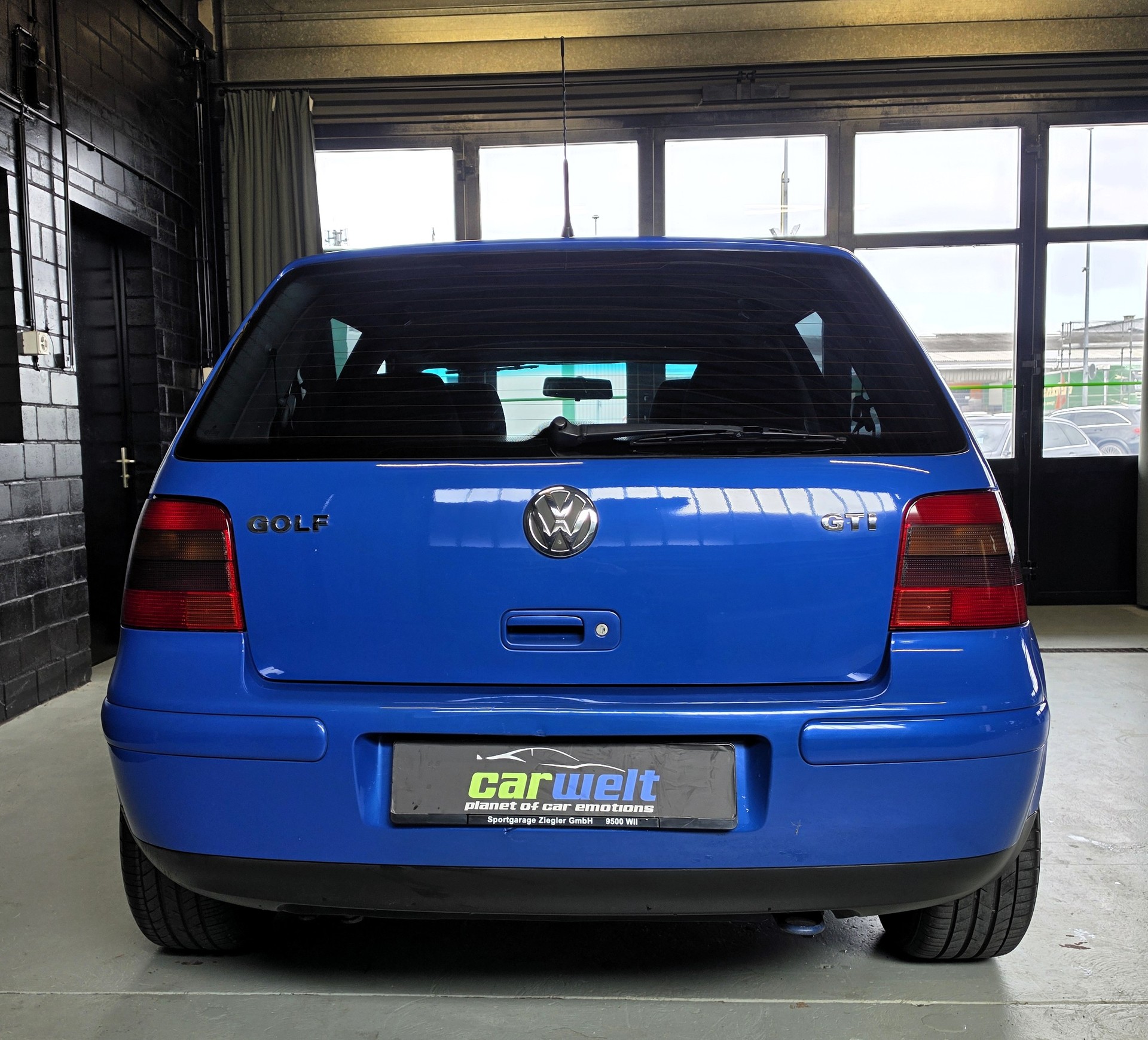 VW Golf 1.8 T GTI-image-3