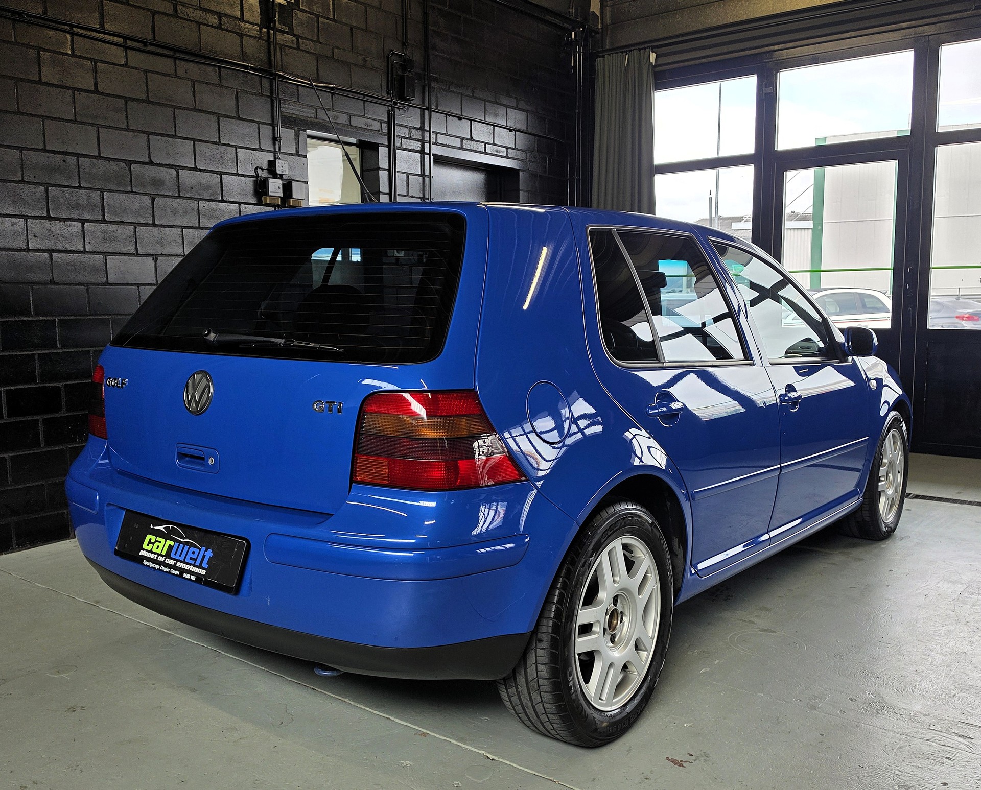 VW Golf 1.8 T GTI-image-2