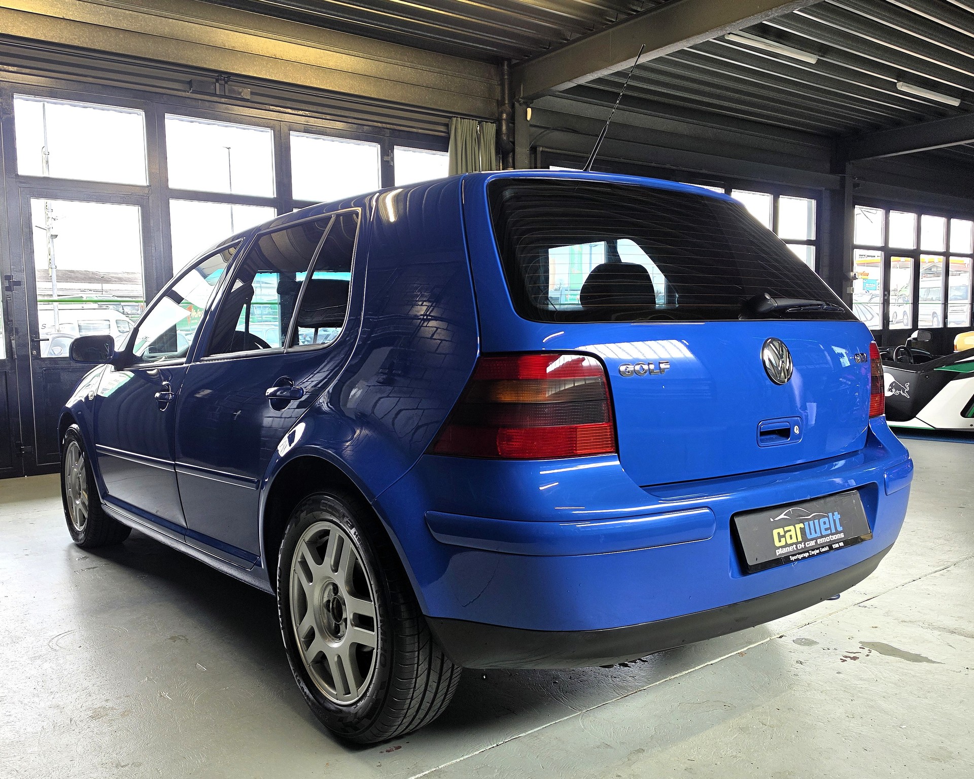 VW Golf 1.8 T GTI-image-7