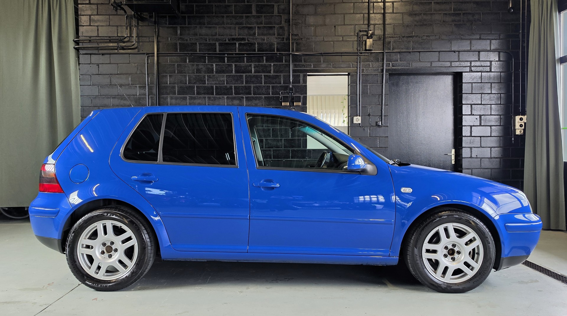 VW Golf 1.8 T GTI-image-1