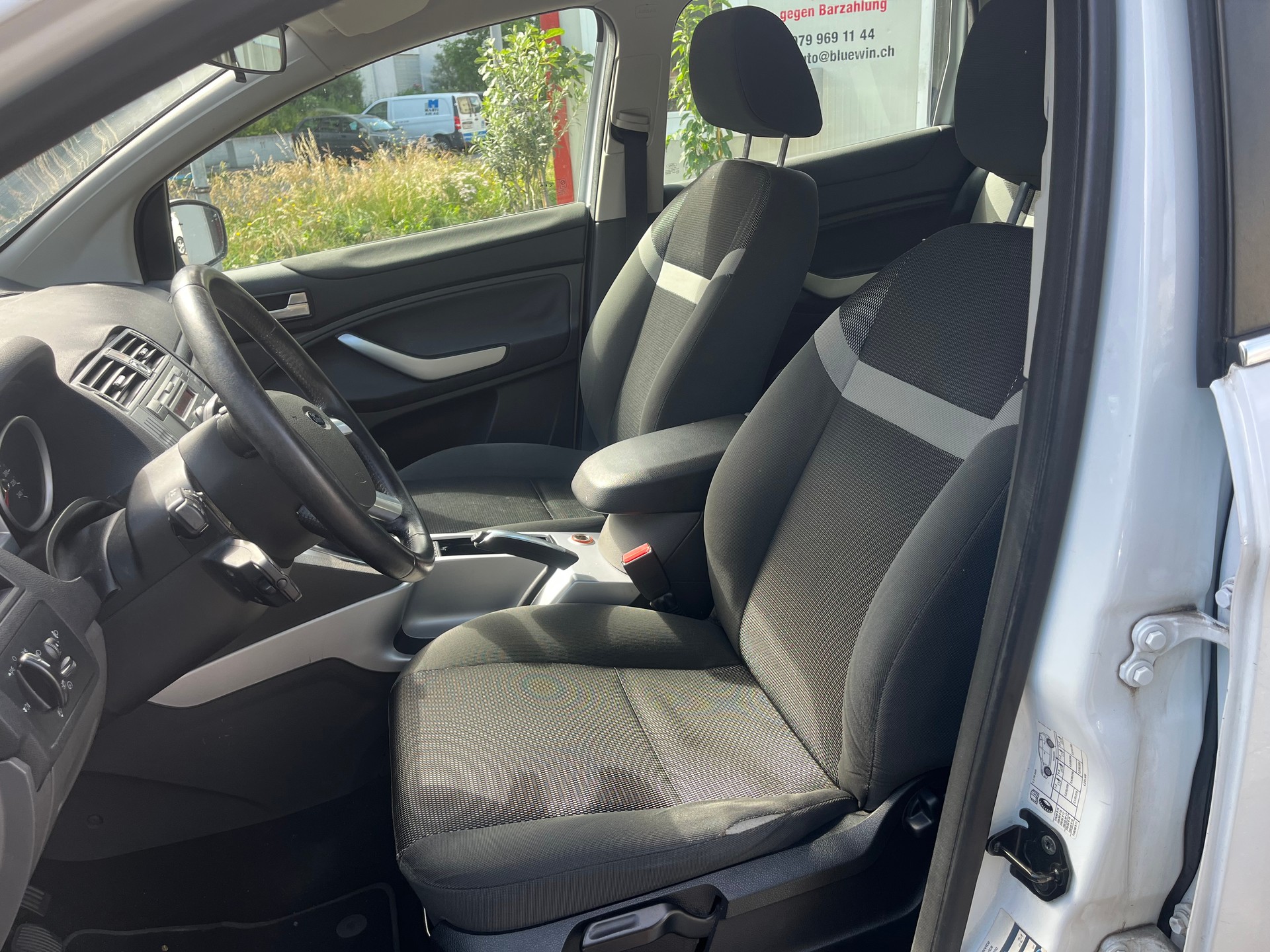 FORD Kuga 2.0 TDCi Carving 4WD-image-8