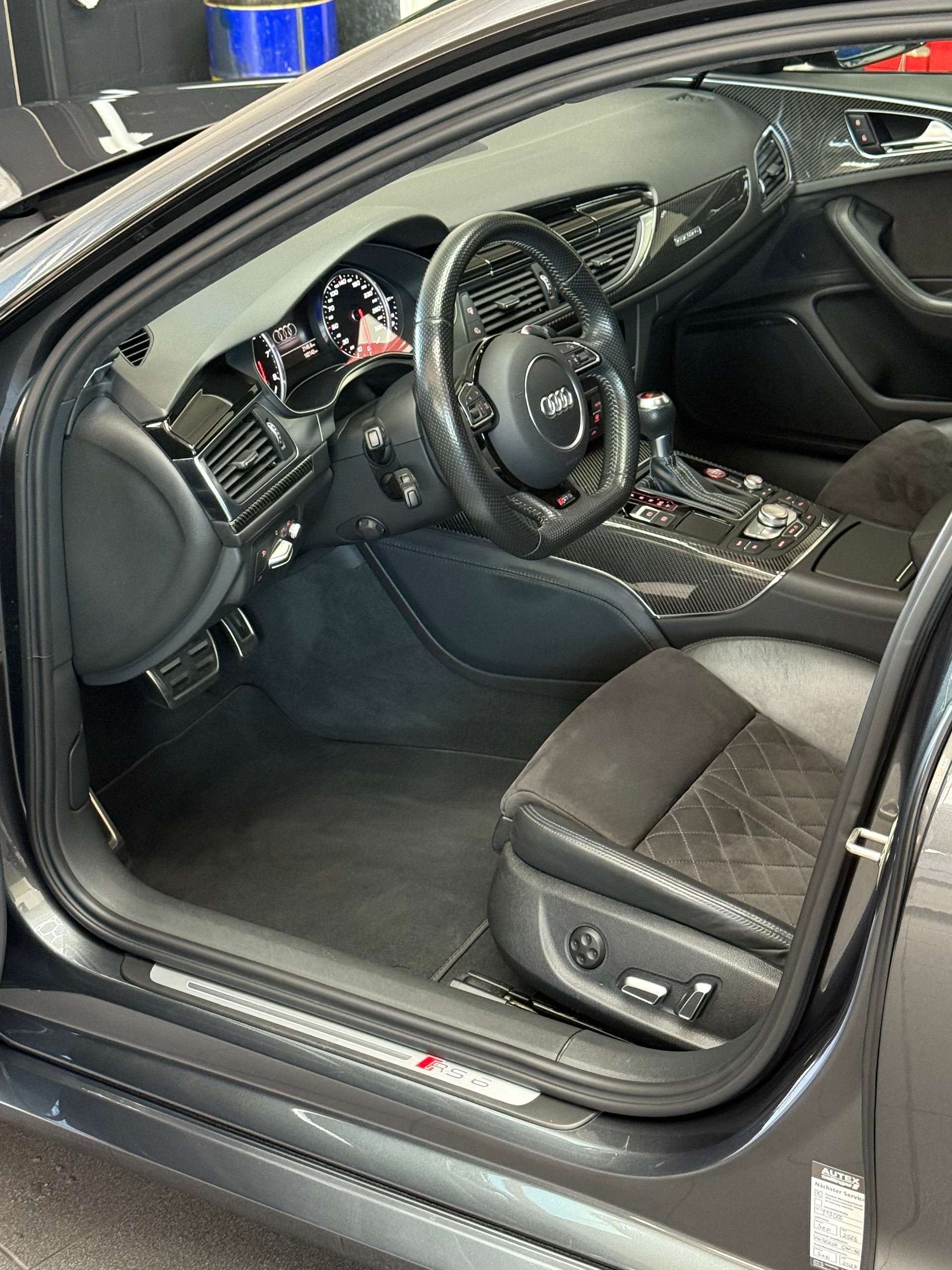 AUDI RS6 Avant 4.0 TFSI V8 performance quattro-image-7