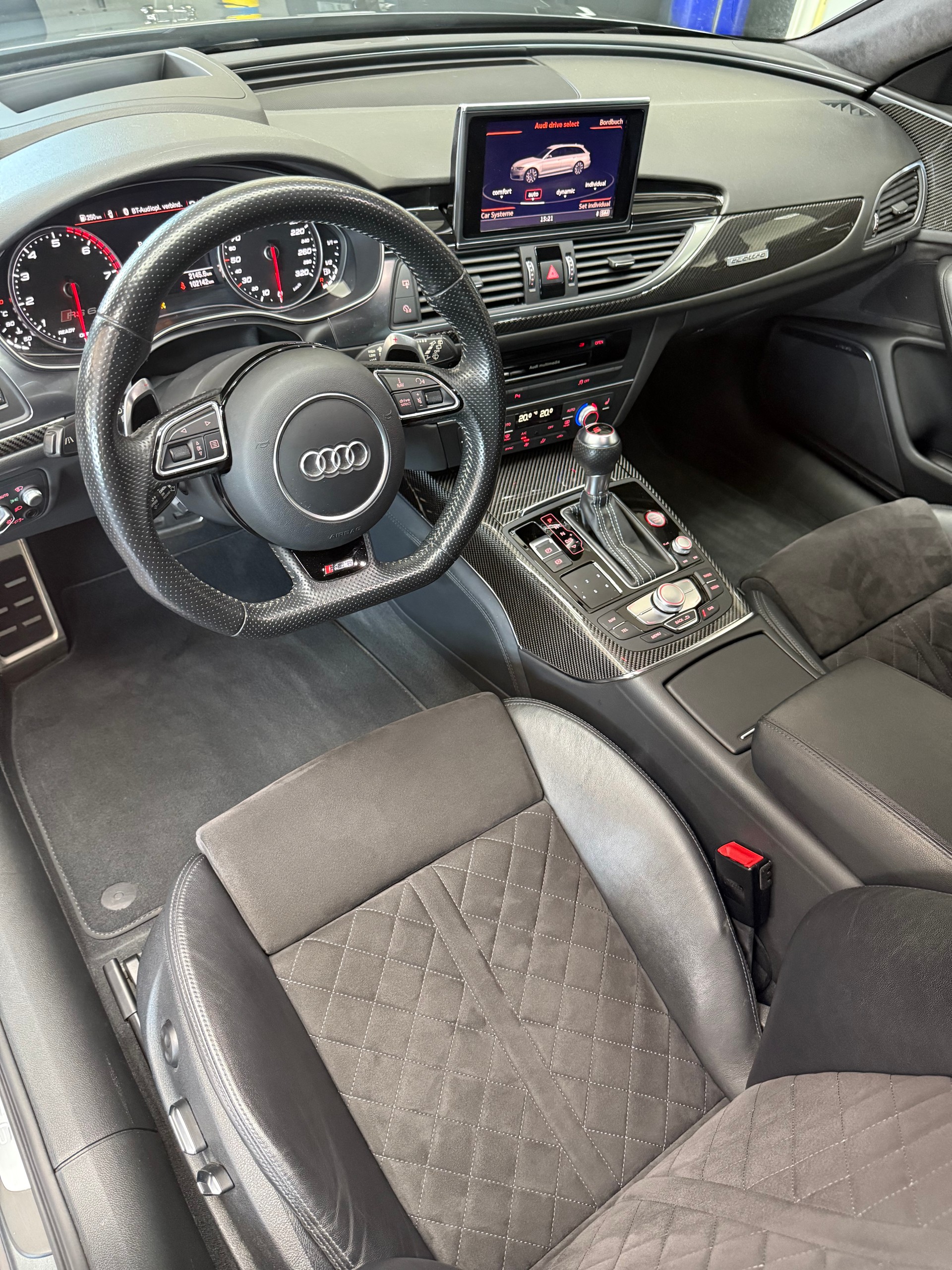 AUDI RS6 Avant 4.0 TFSI V8 performance quattro-image-8