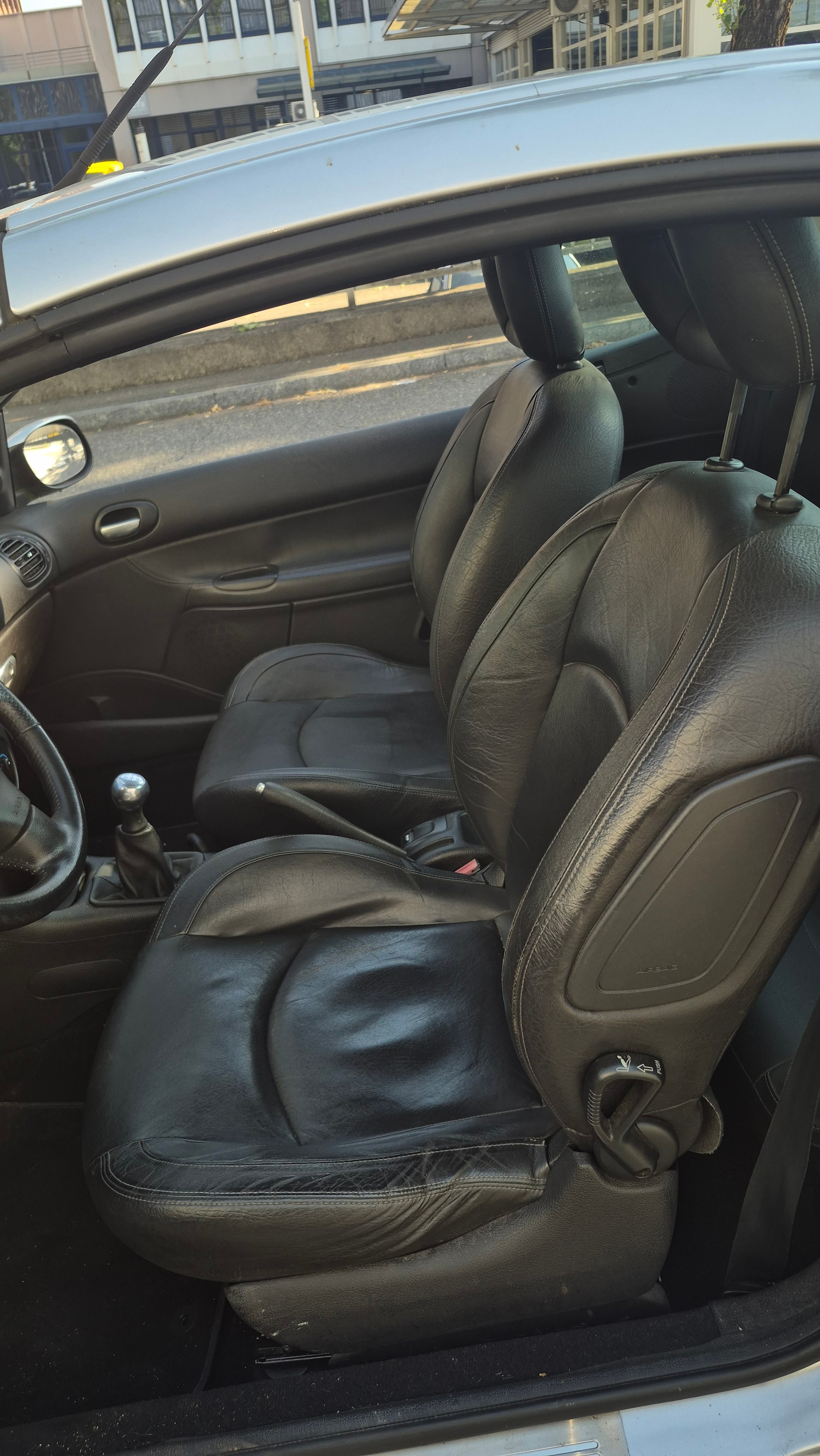 PEUGEOT 206 CC 1.6 16V Quiksilver-image-7