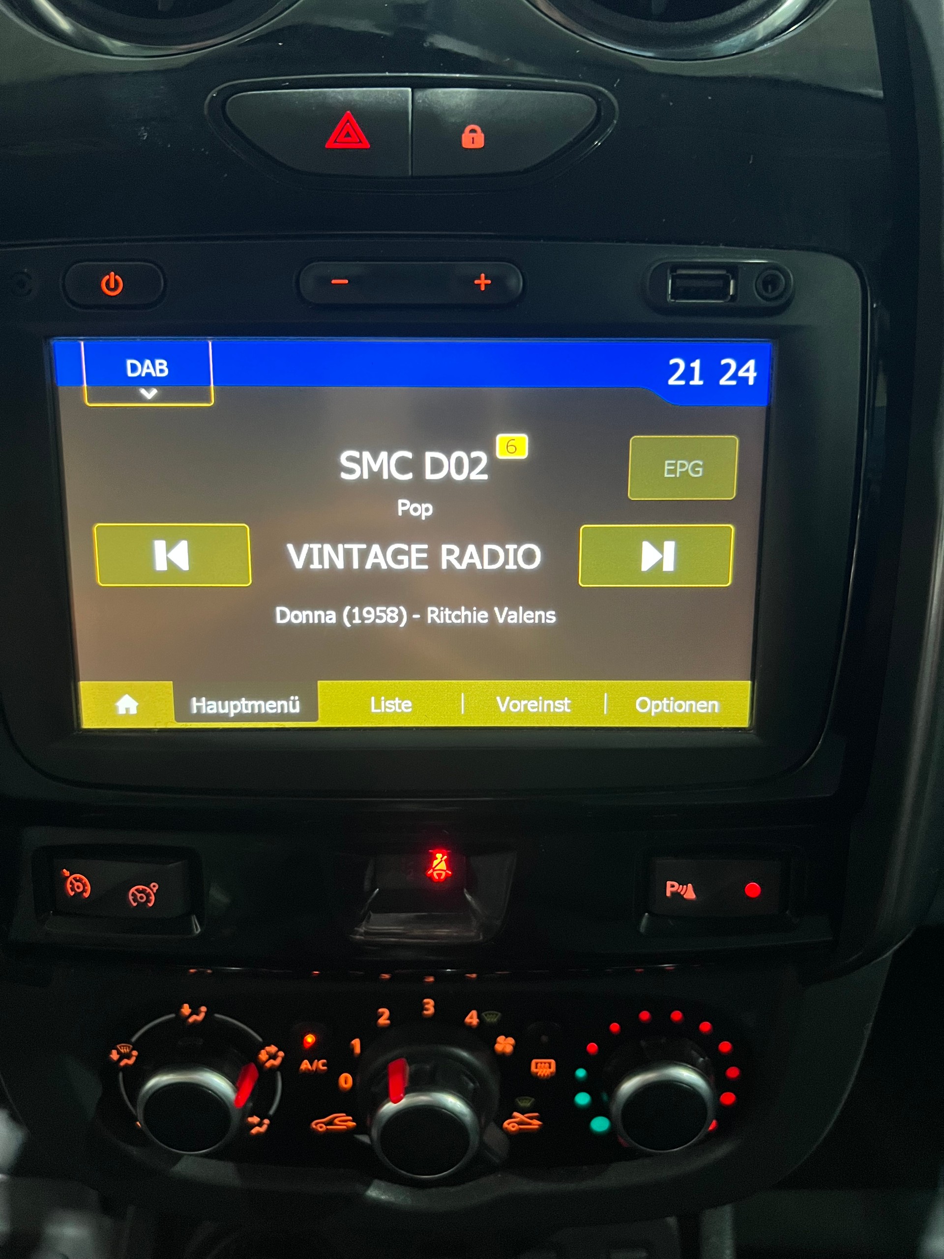 DACIA Duster 1.2 T Ambiance 4x4**AHK,Rückfahrtkamera,Frisch ab MFK**-image-11