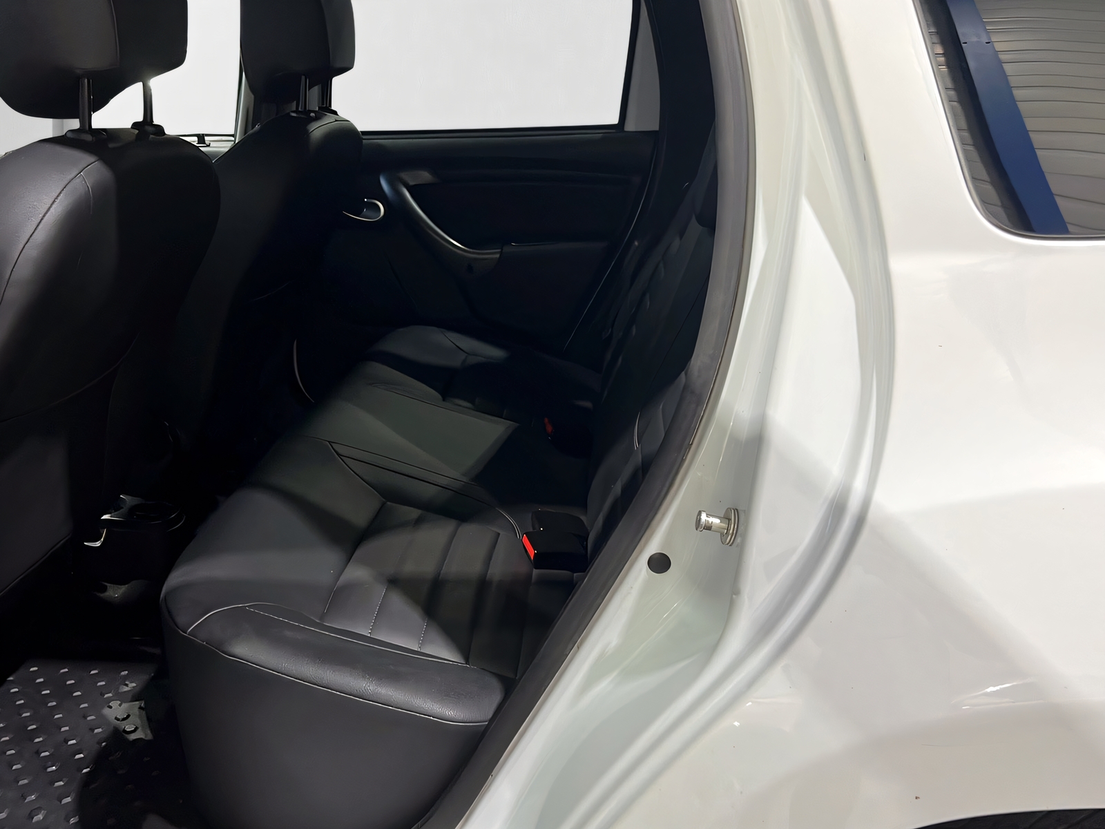 DACIA Duster 1.2 T Ambiance 4x4**AHK,Rückfahrtkamera,Frisch ab MFK**-image-9