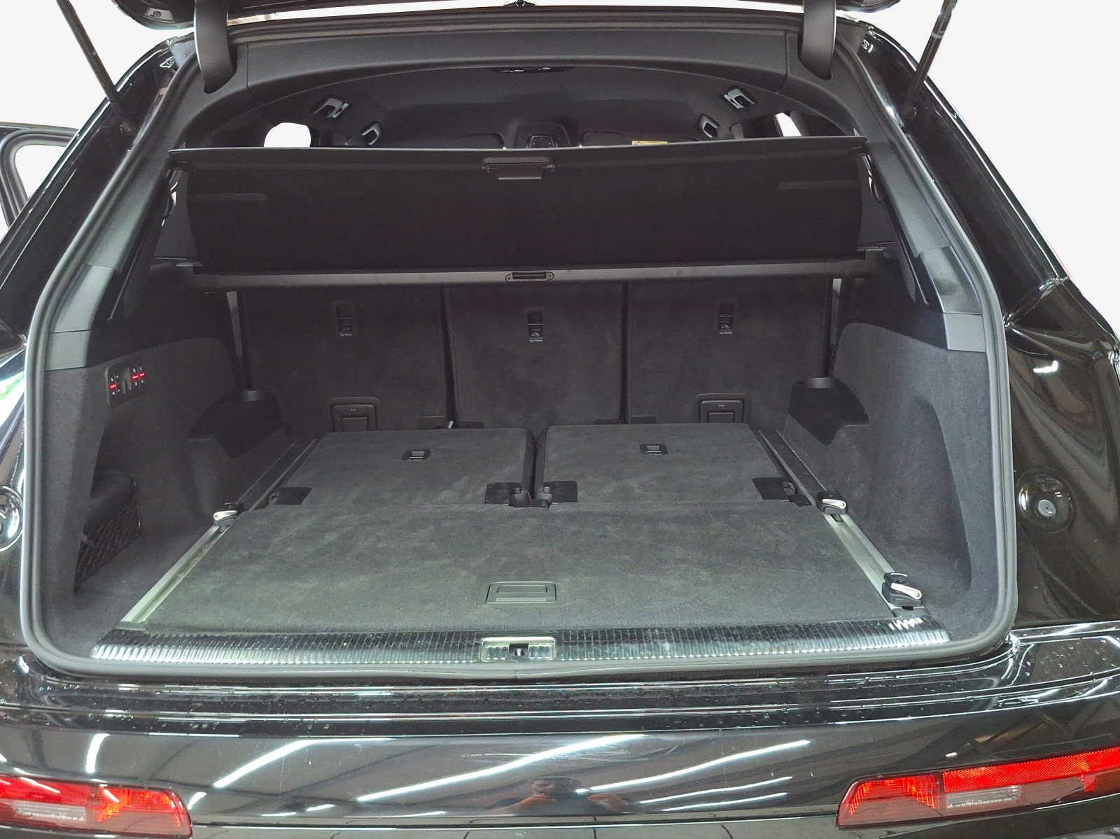 AUDI Q7 SUV TDI quattro 210 kW S Line tiptronic-image-12