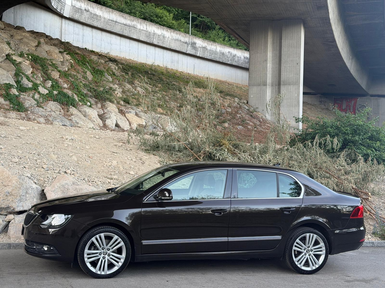 SKODA Superb 2.0 TSI Ambition DSG-image-2