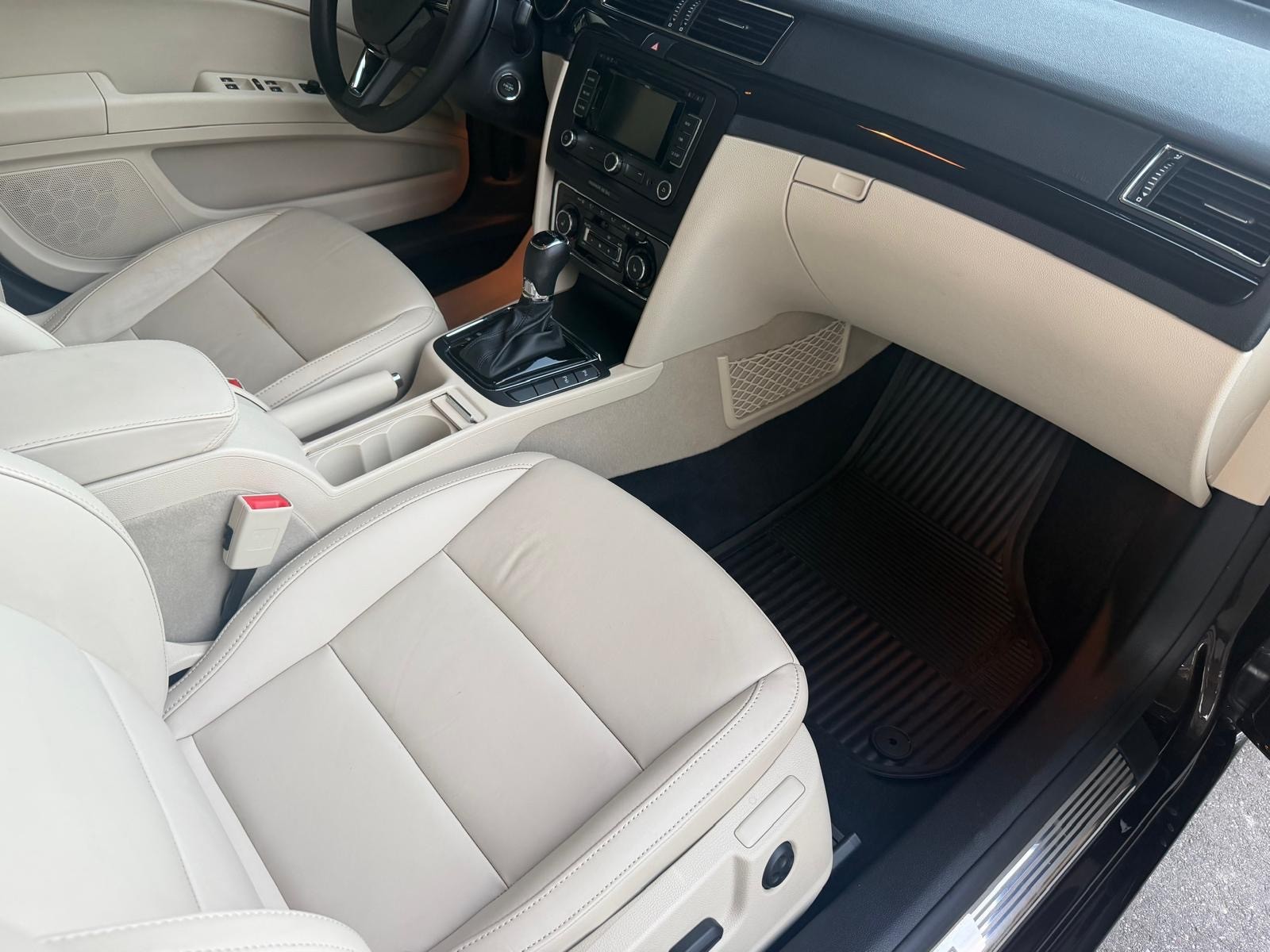 SKODA Superb 2.0 TSI Ambition DSG-image-8