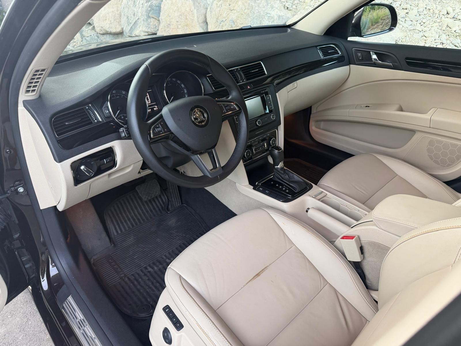 SKODA Superb 2.0 TSI Ambition DSG-image-6
