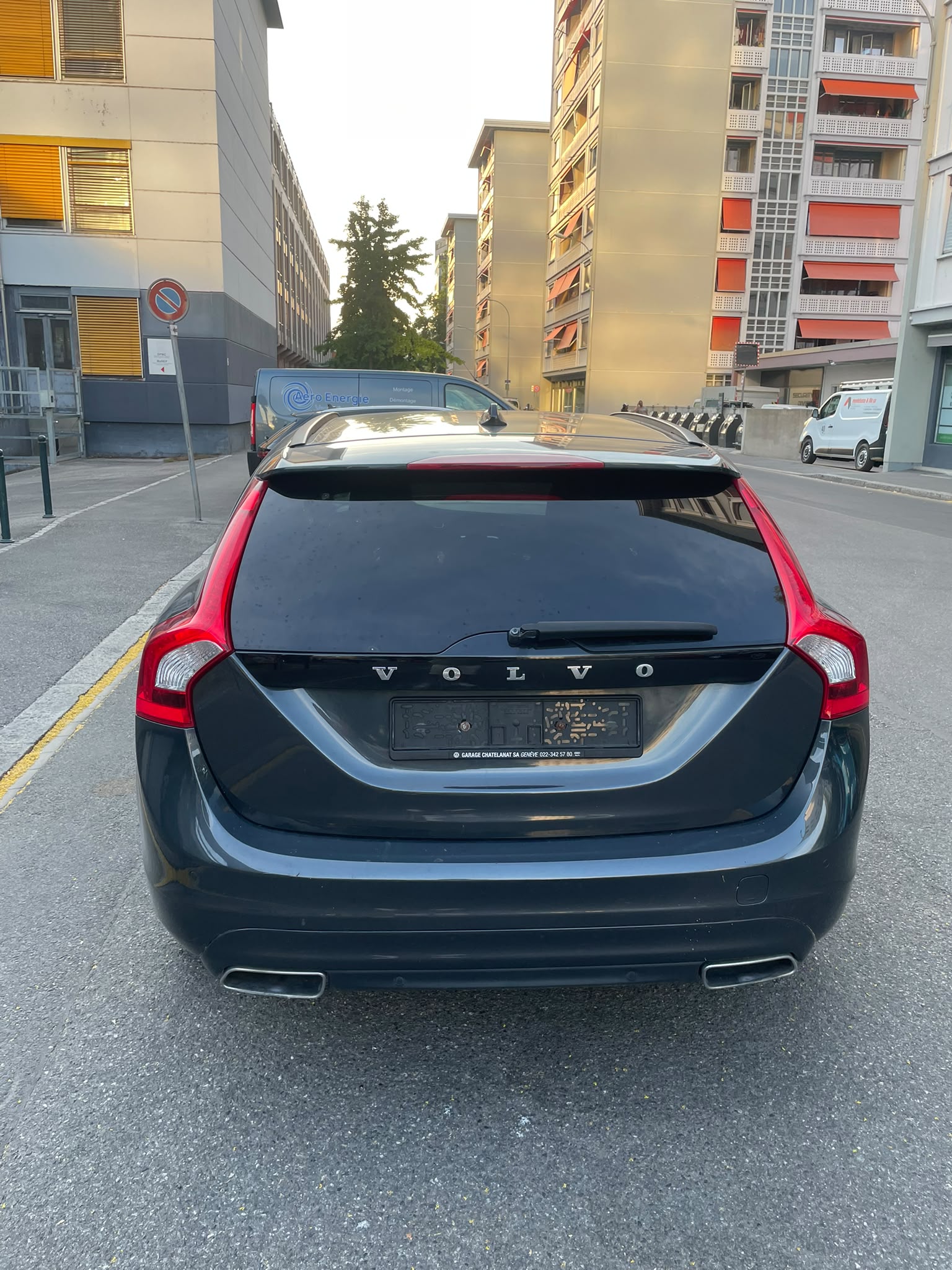 VOLVO V60 D4 AWD Momentum Geartronic-image-2
