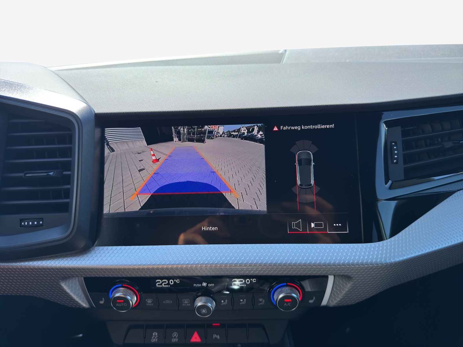 AUDI A1 Sportback 35 TFSI S Line S-tronic-image-14