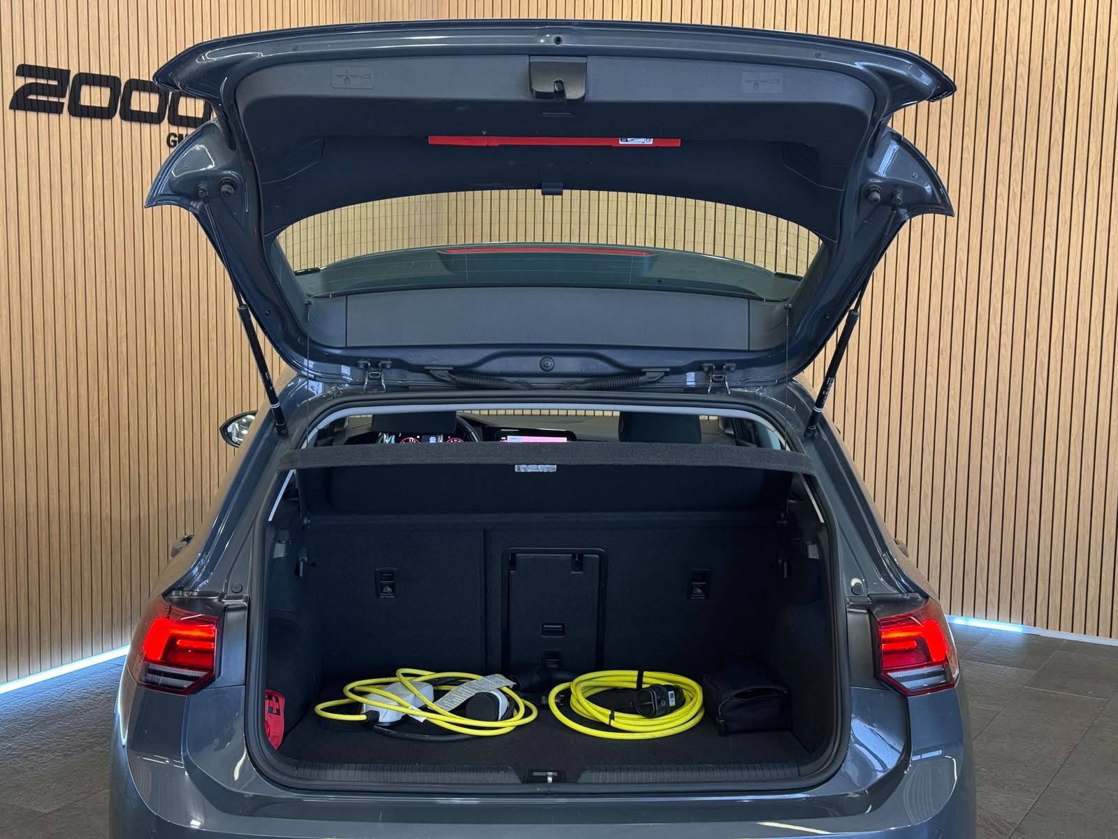 VW Golf 1.4 TSI PHEV Style-image-5