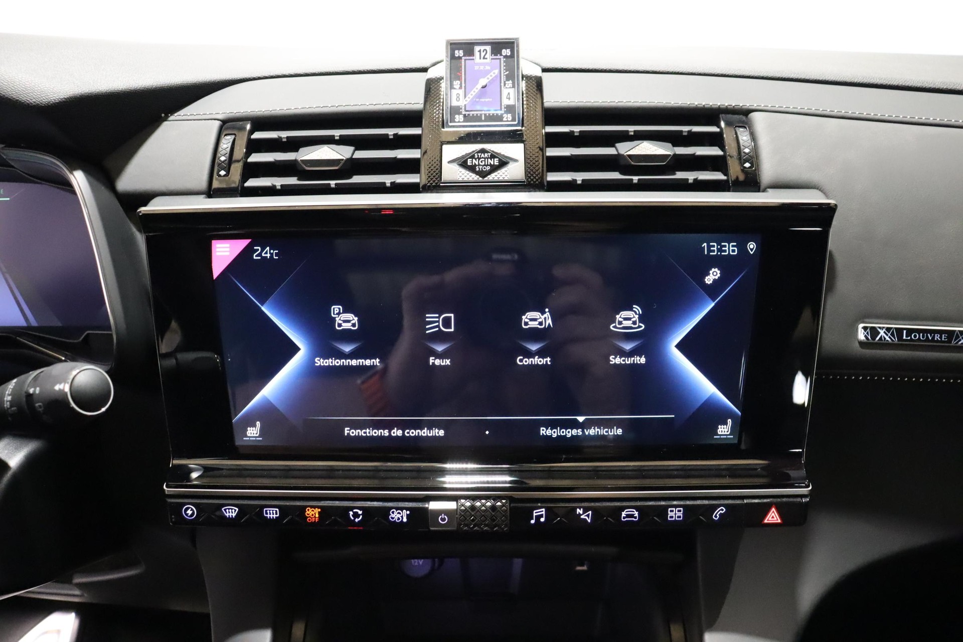 DS AUTOMOBILES 7 Crossback 1.6 E-Tense Louvre 4x4-image-12